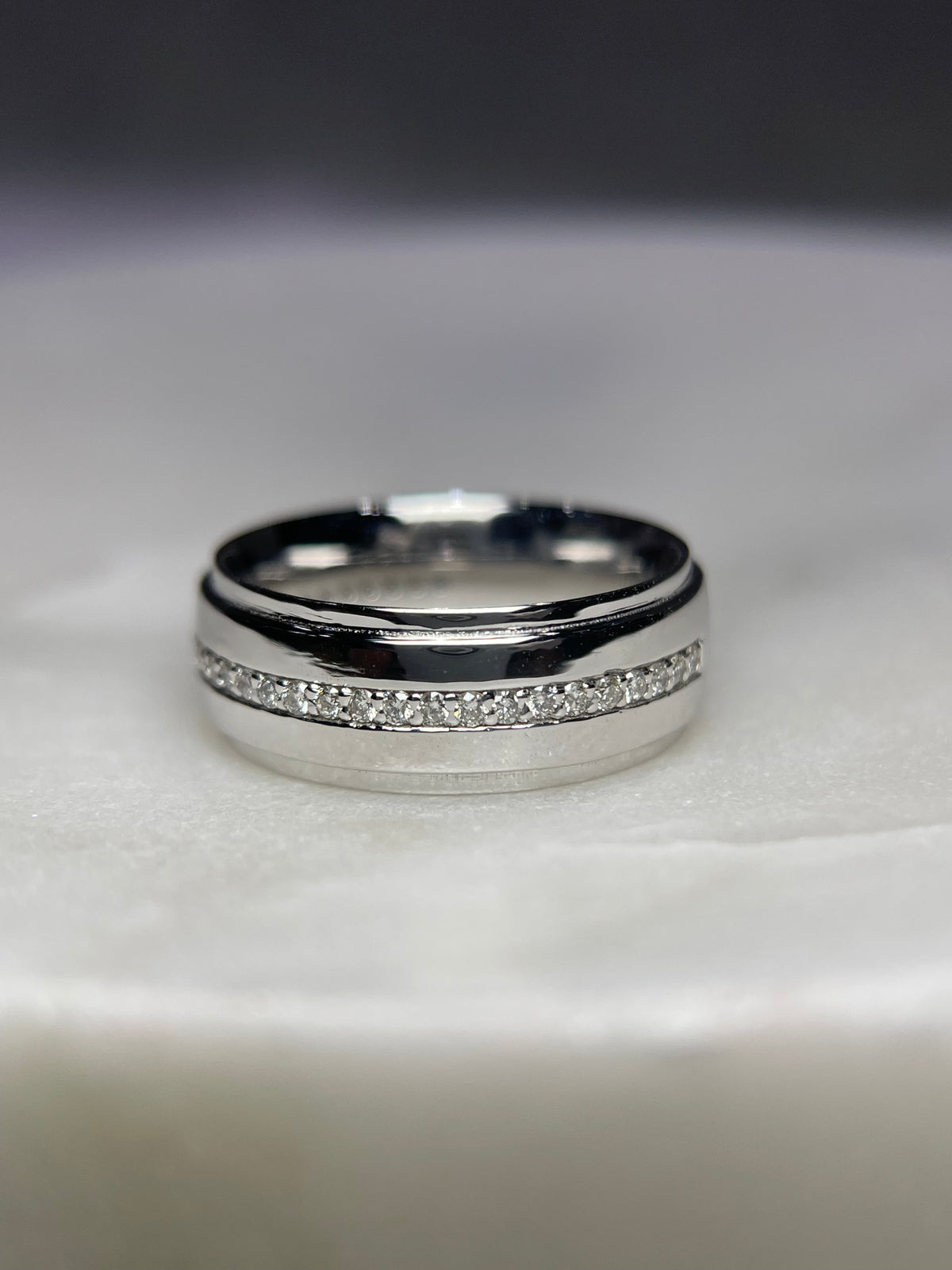 0.35ct Polished Centered Diamond Wedding Band 14K Gold MR024