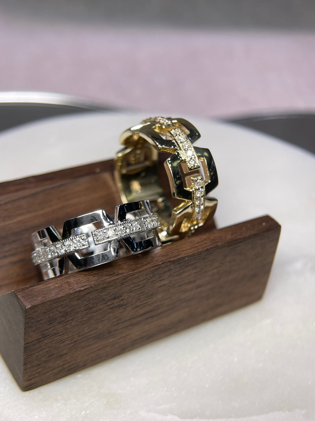 0.55ct Polished Chain Link Single Row Diamond Wedding Band 14K Gold MR026