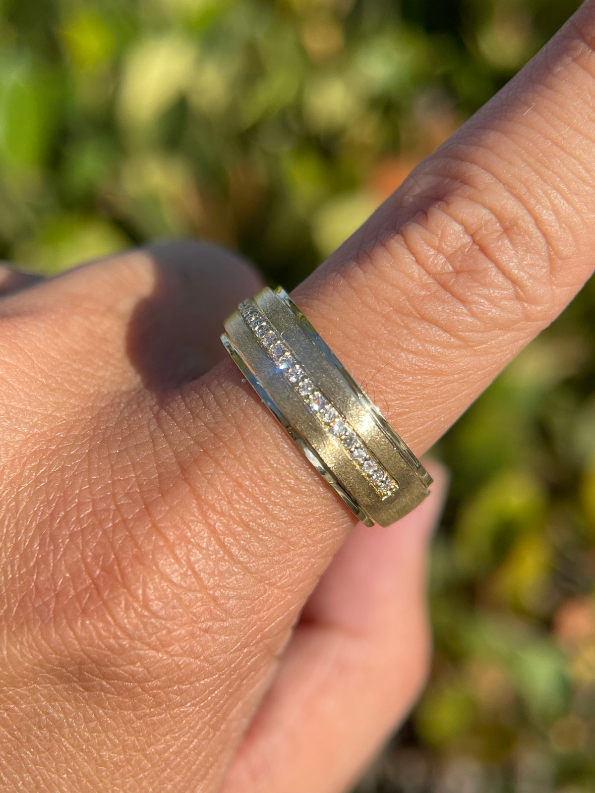 Men's 0.60ct Brushed Center Row Diamond Wedding Band 14K Gold MR008