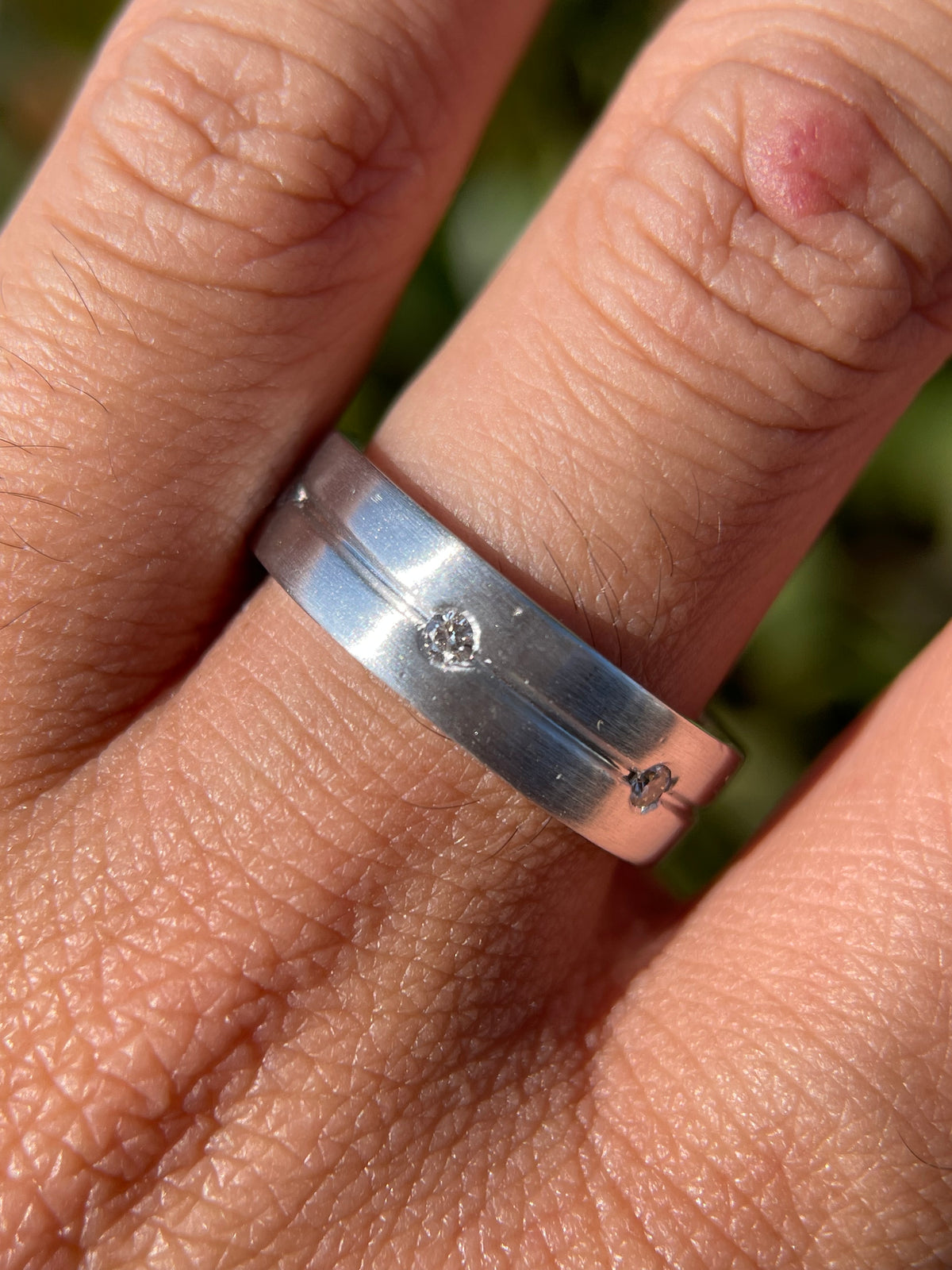 Brushed Center Line Bezel Diamond Wedding Band 14K Gold MR018