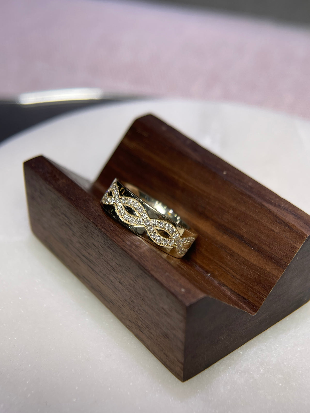 Men's 0.90ct Infinity Twist Eternity Diamond Wedding Band 14K Gold MR011