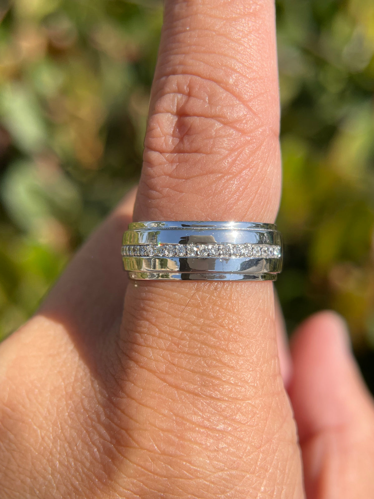 0.35ct Polished Centered Diamond Wedding Band 14K Gold MR024