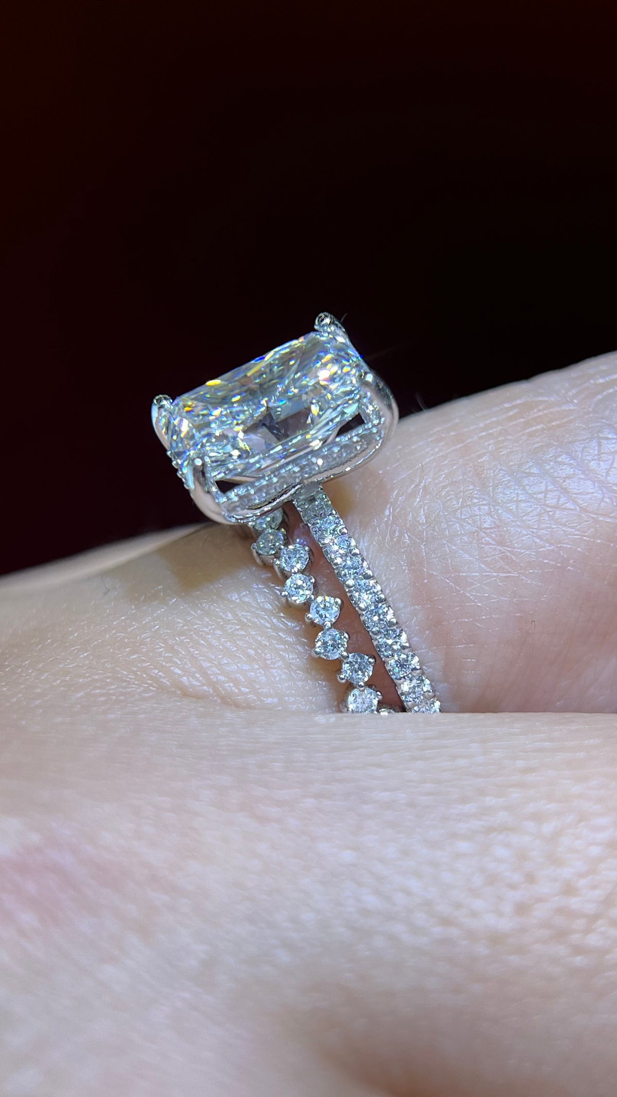 0.32ct Staggered Diamond Wedding Band 14K Gold BAN003