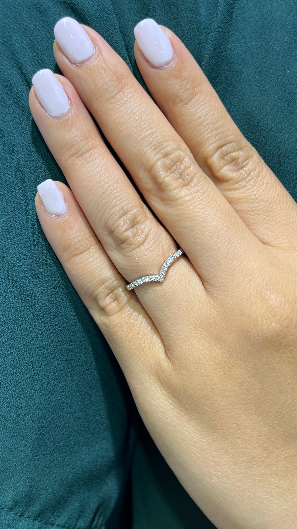 0.20ct Chevron Diamond Wedding Band 14K Gold BAN122