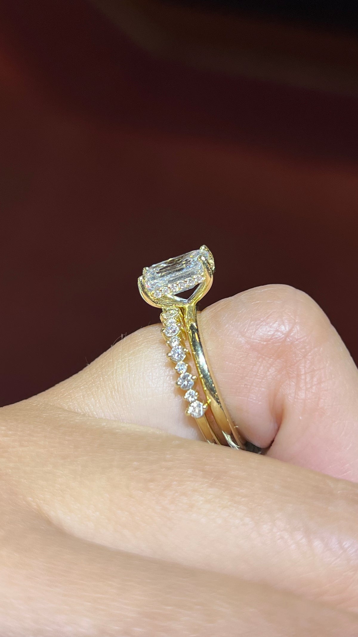 Vertical Prong Alternating Diamond Wedding Band 14K Gold BAN151