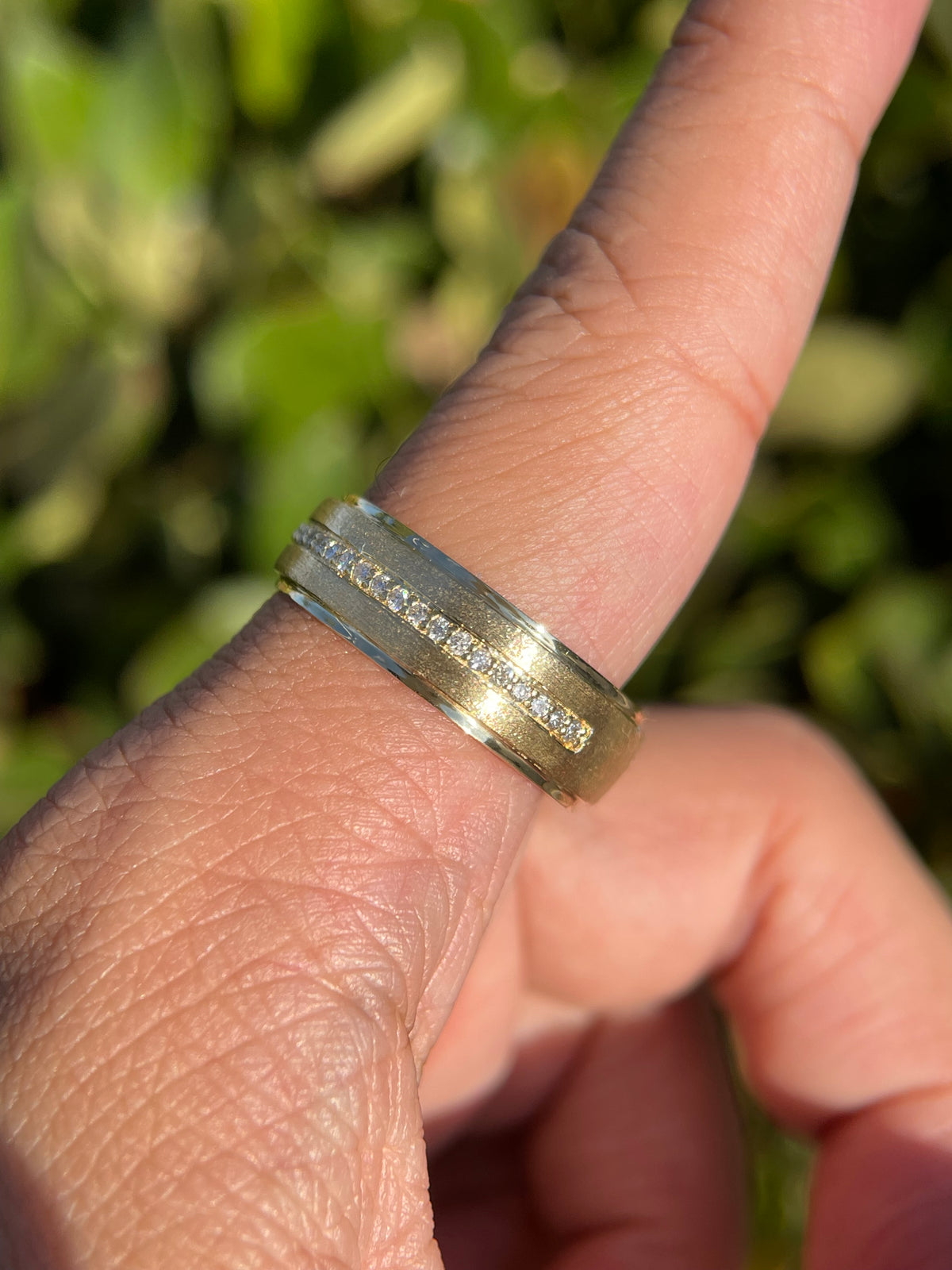 Men's 0.60ct Brushed Center Row Diamond Wedding Band 14K Gold MR008