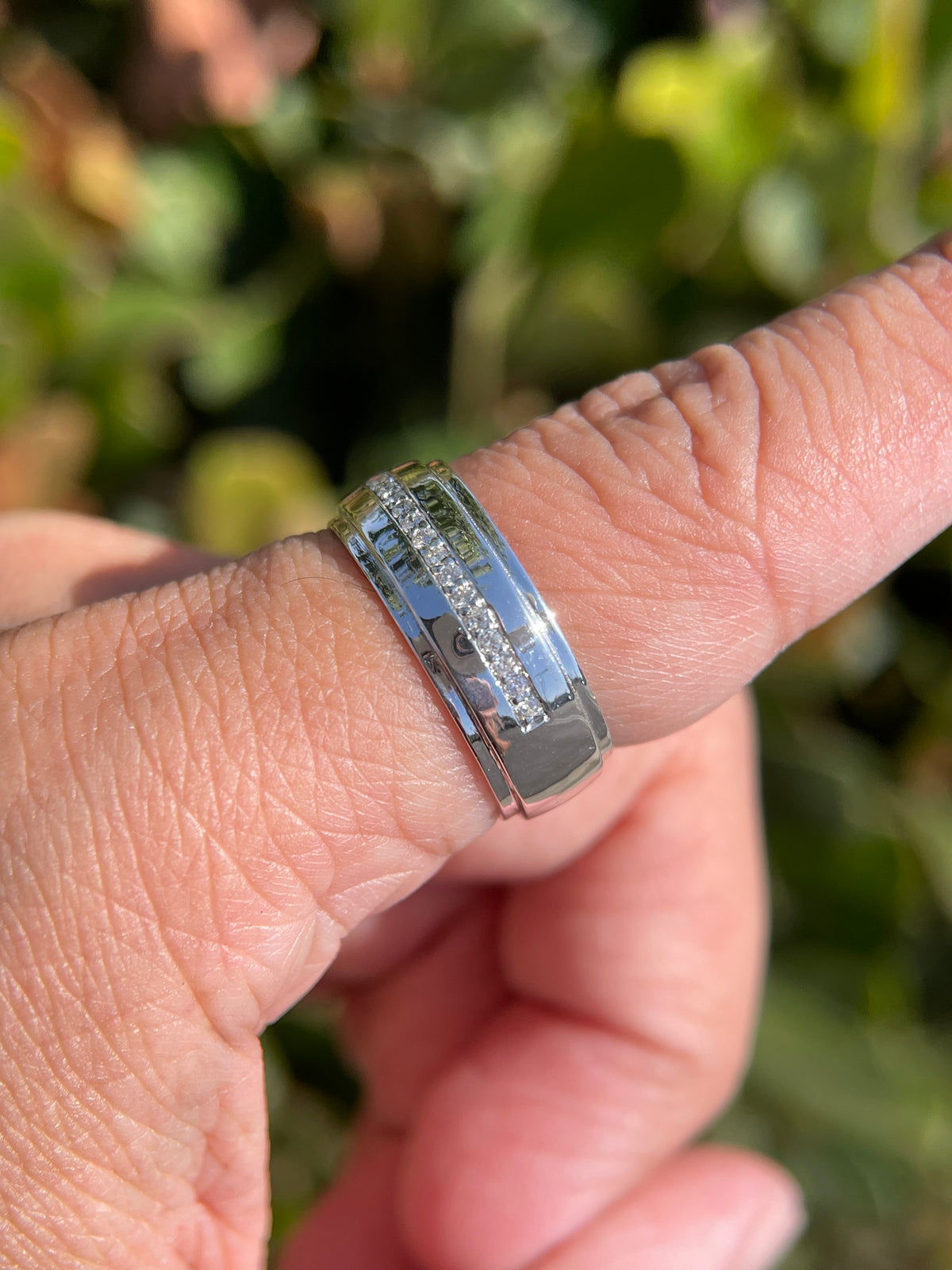 0.35ct Polished Centered Diamond Wedding Band 14K Gold MR024