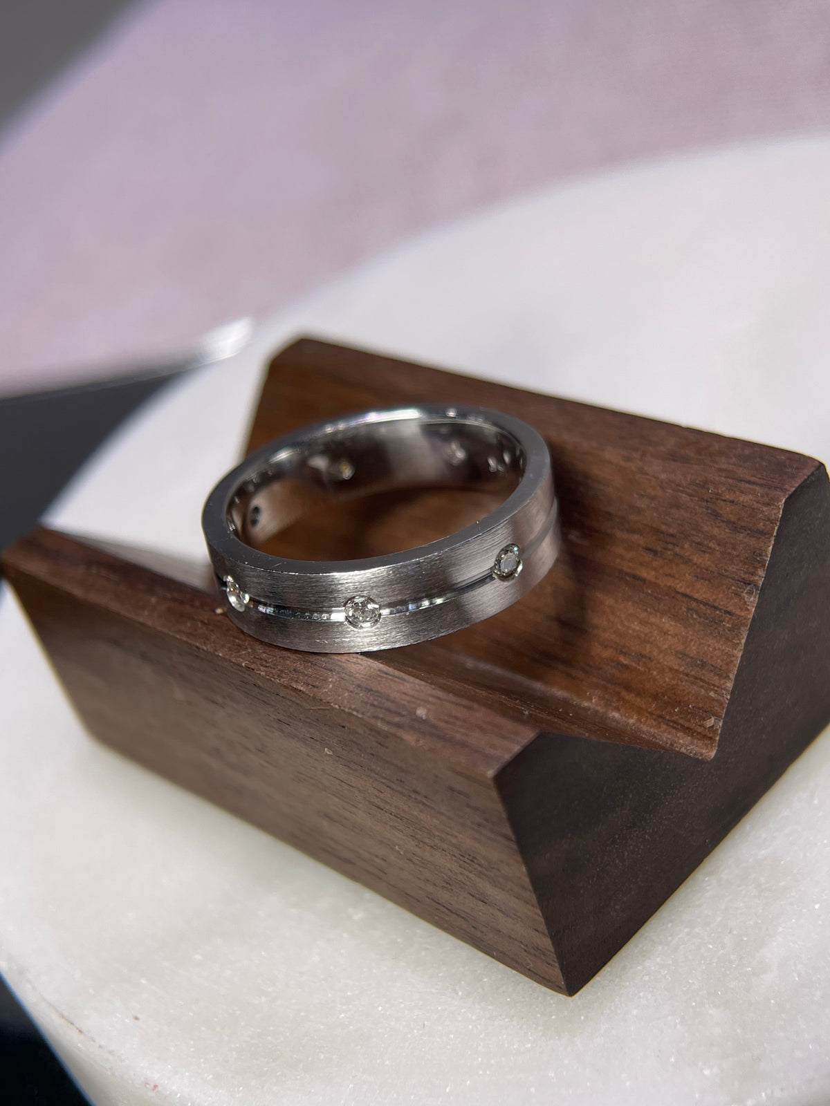 Brushed Center Line Bezel Diamond Wedding Band 14K Gold MR018