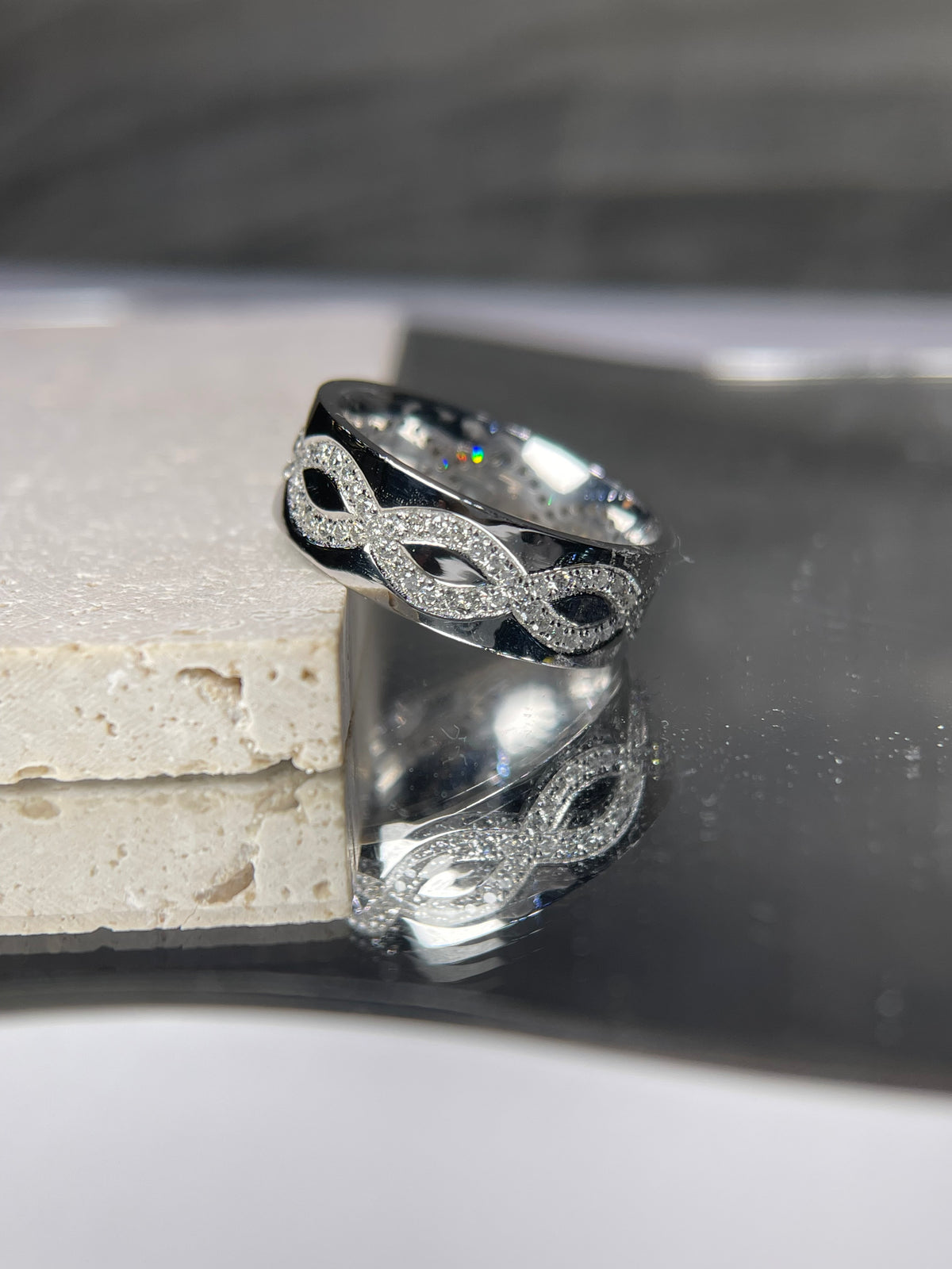 Men's 1.10ct tw Infinity Twist Eternity Diamond Wedding Band 14K Gold MR003