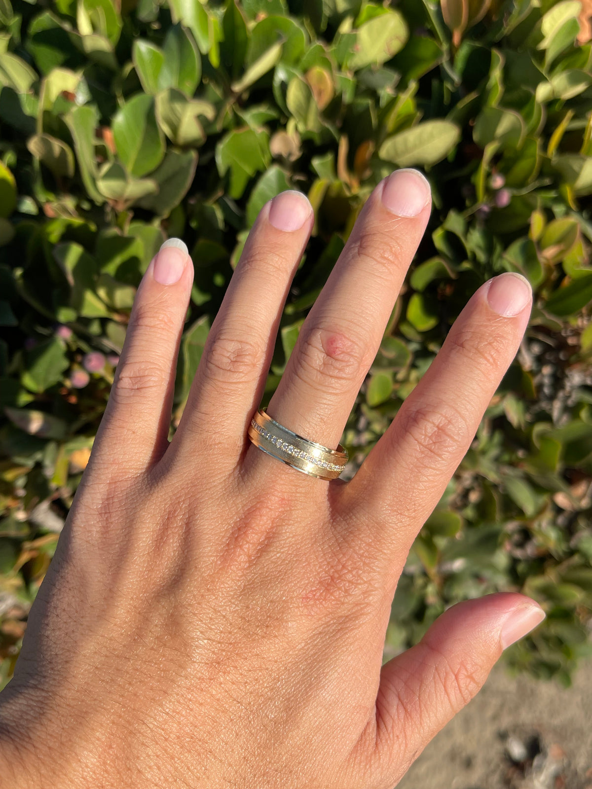 Men's 0.60ct Brushed Center Row Diamond Wedding Band 14K Gold MR008