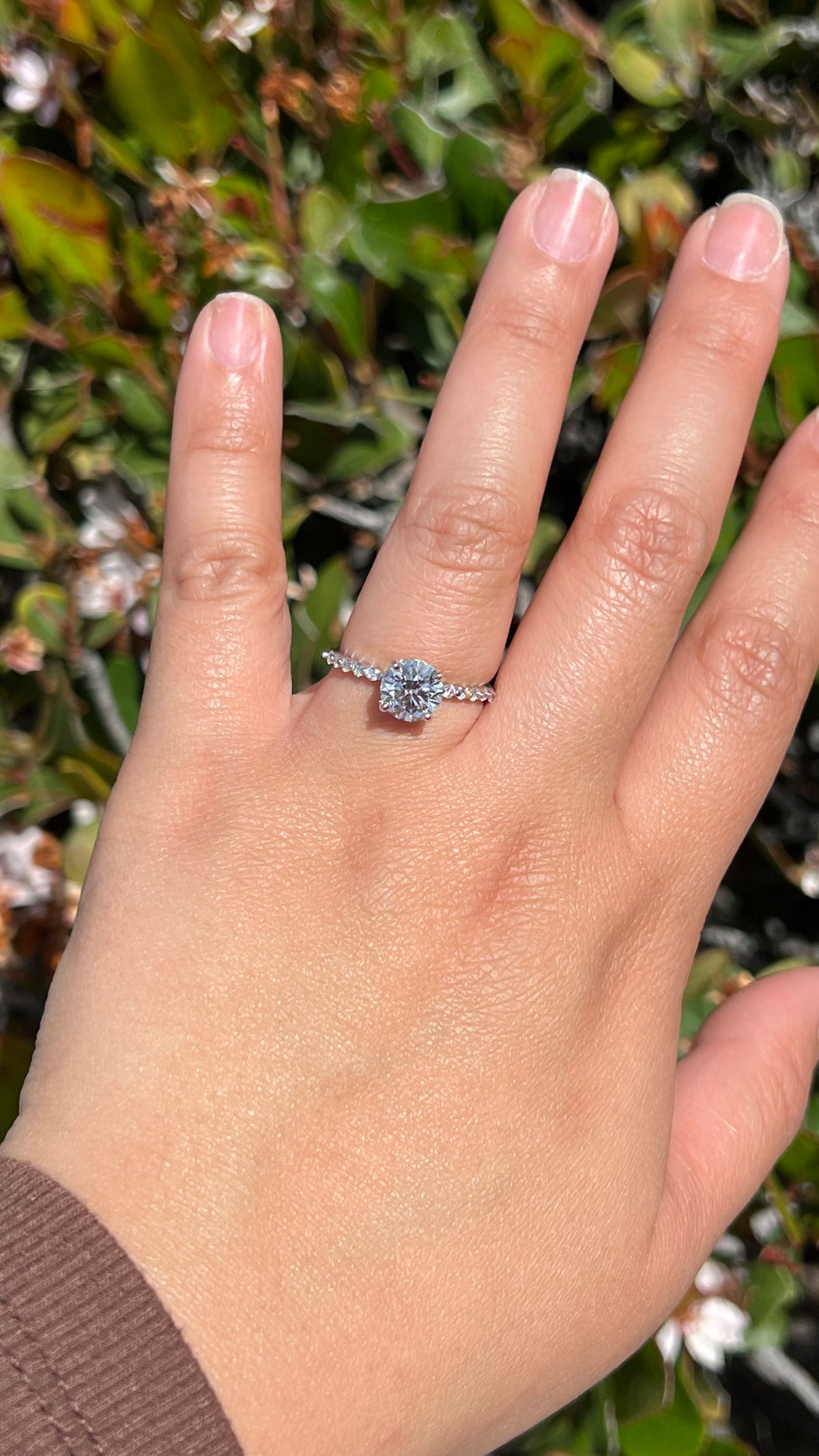 Iris 2.06ct E-VS1 Round Cut Lab Grown Diamond Engagement Ring 14K Gold