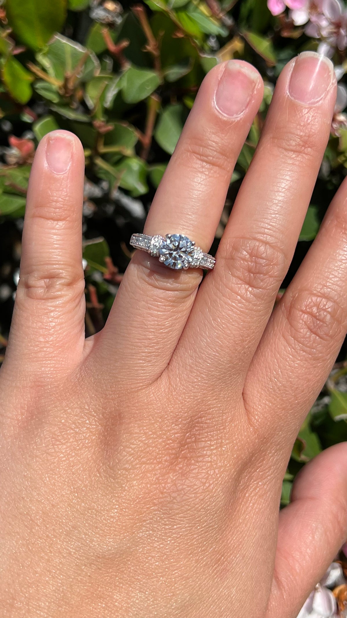 Kari 2.06ct E-VS1 Round Cut Lab Grown Diamond Engagement Ring 14K Gold