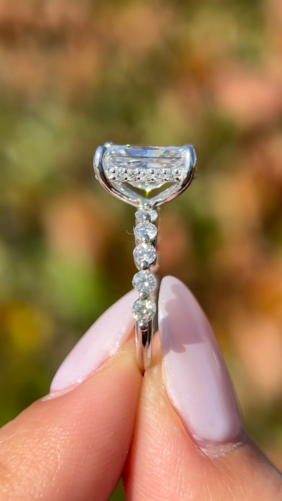 Isa 3.09ct E-VS1 Radiant Cut Lab Grown Diamond Engagement Ring 14K Gold