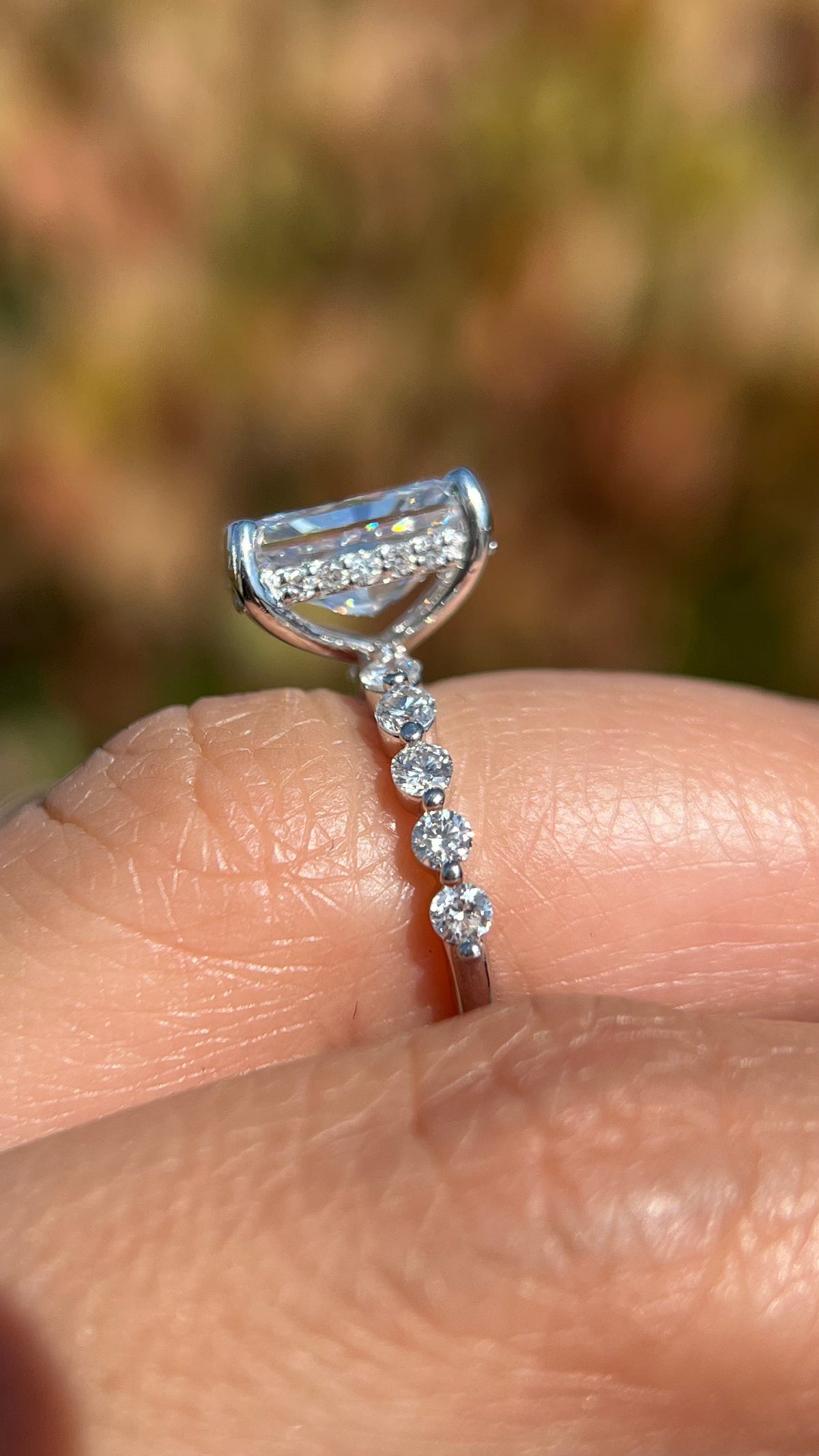 Isa 3.09ct E-VS1 Radiant Cut Lab Grown Diamond Engagement Ring 14K Gold