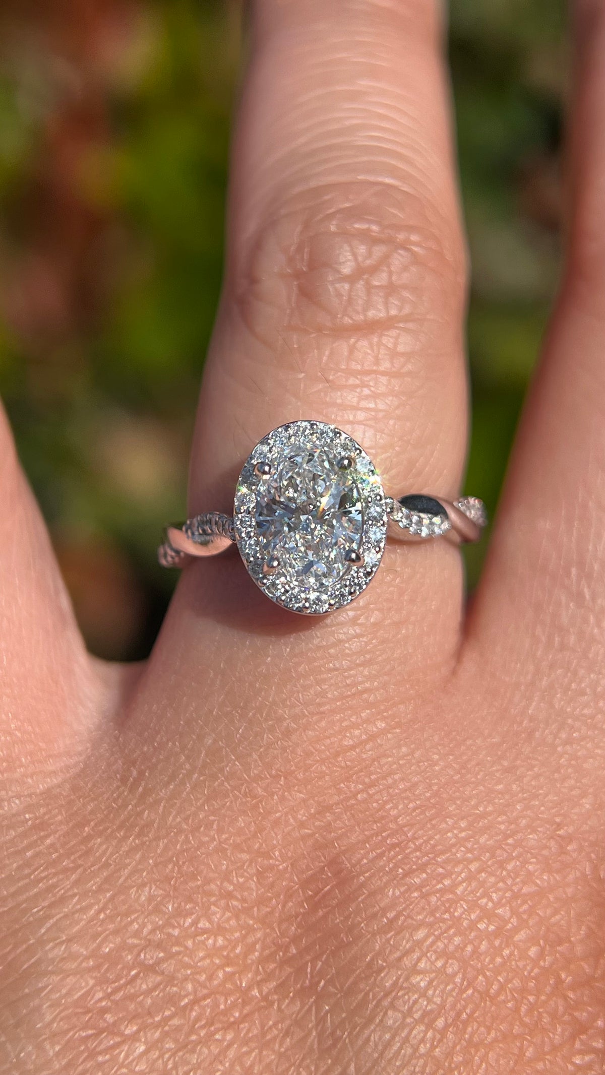 Lena Halo 1.58ct E-VS1 Oval Cut Lab Grown Diamond Engagement Ring 14K Gold