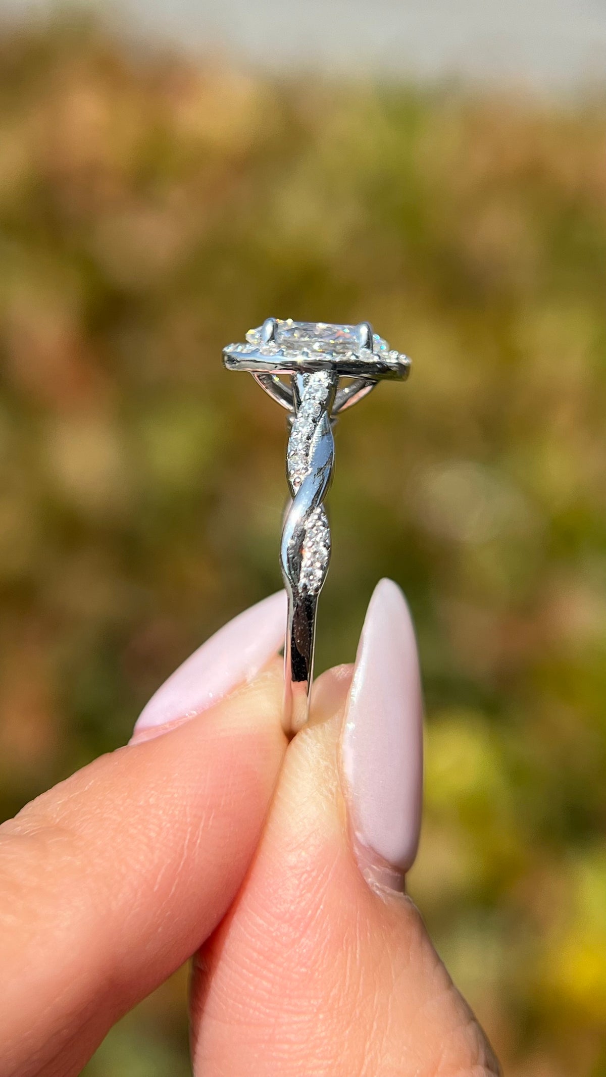 Lena Halo 1.58ct E-VS1 Oval Cut Lab Grown Diamond Engagement Ring 14K Gold