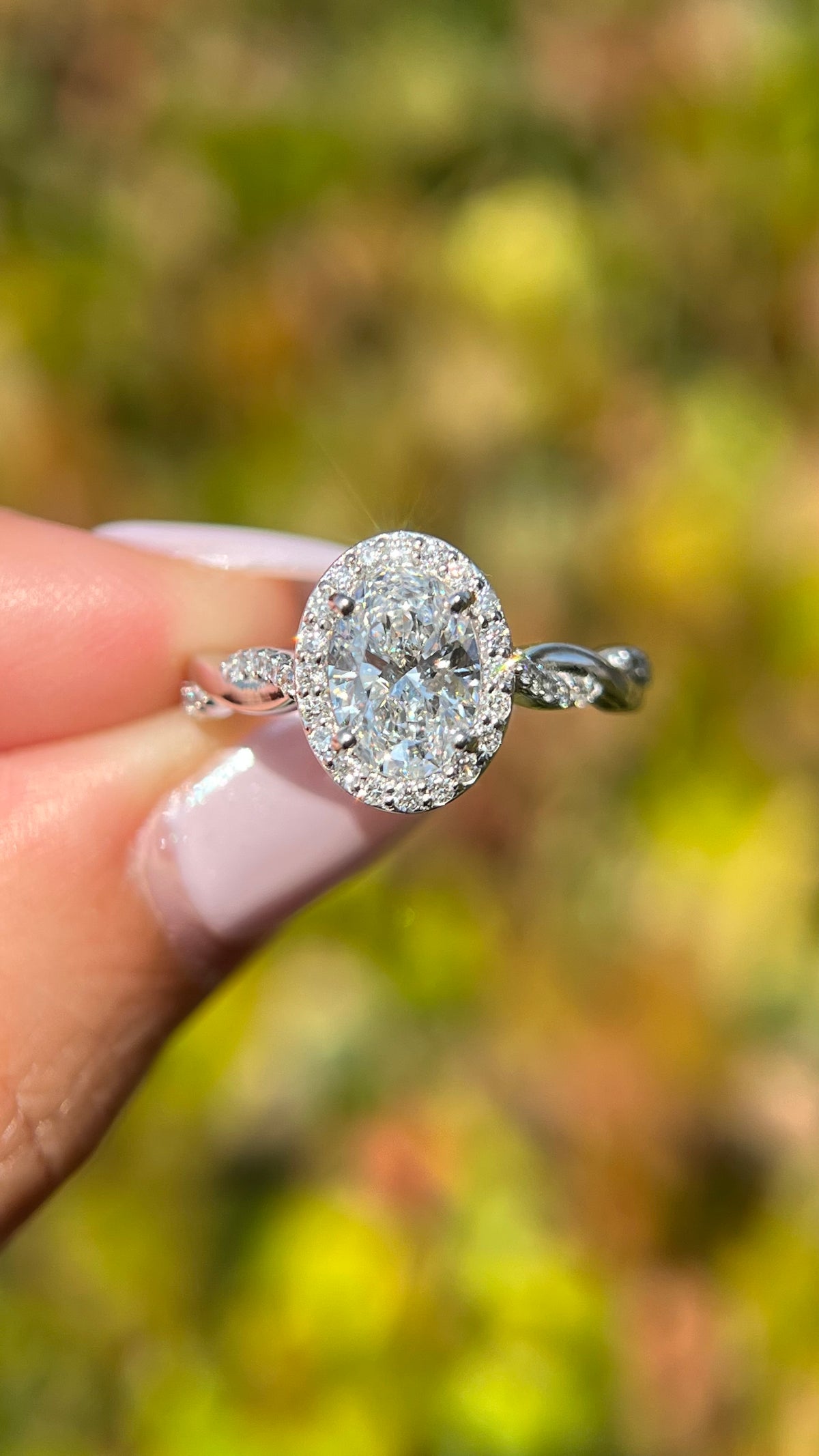 Lena Halo 1.58ct E-VS1 Oval Cut Lab Grown Diamond Engagement Ring 14K Gold