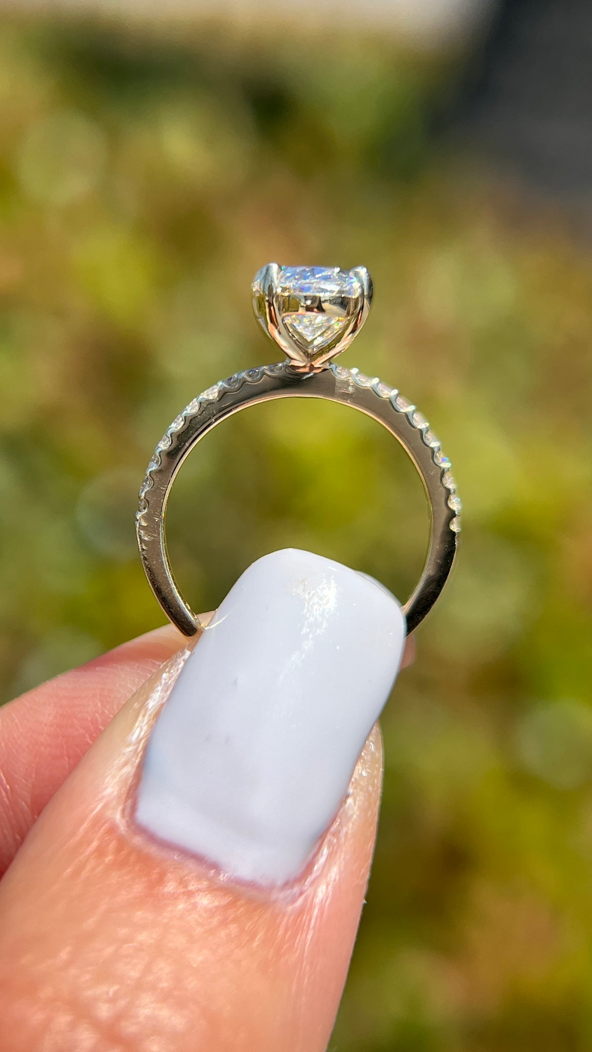 Jada 1.58ct E-VS1 Oval Cut Lab Grown Diamond Engagement Ring 14K Gold