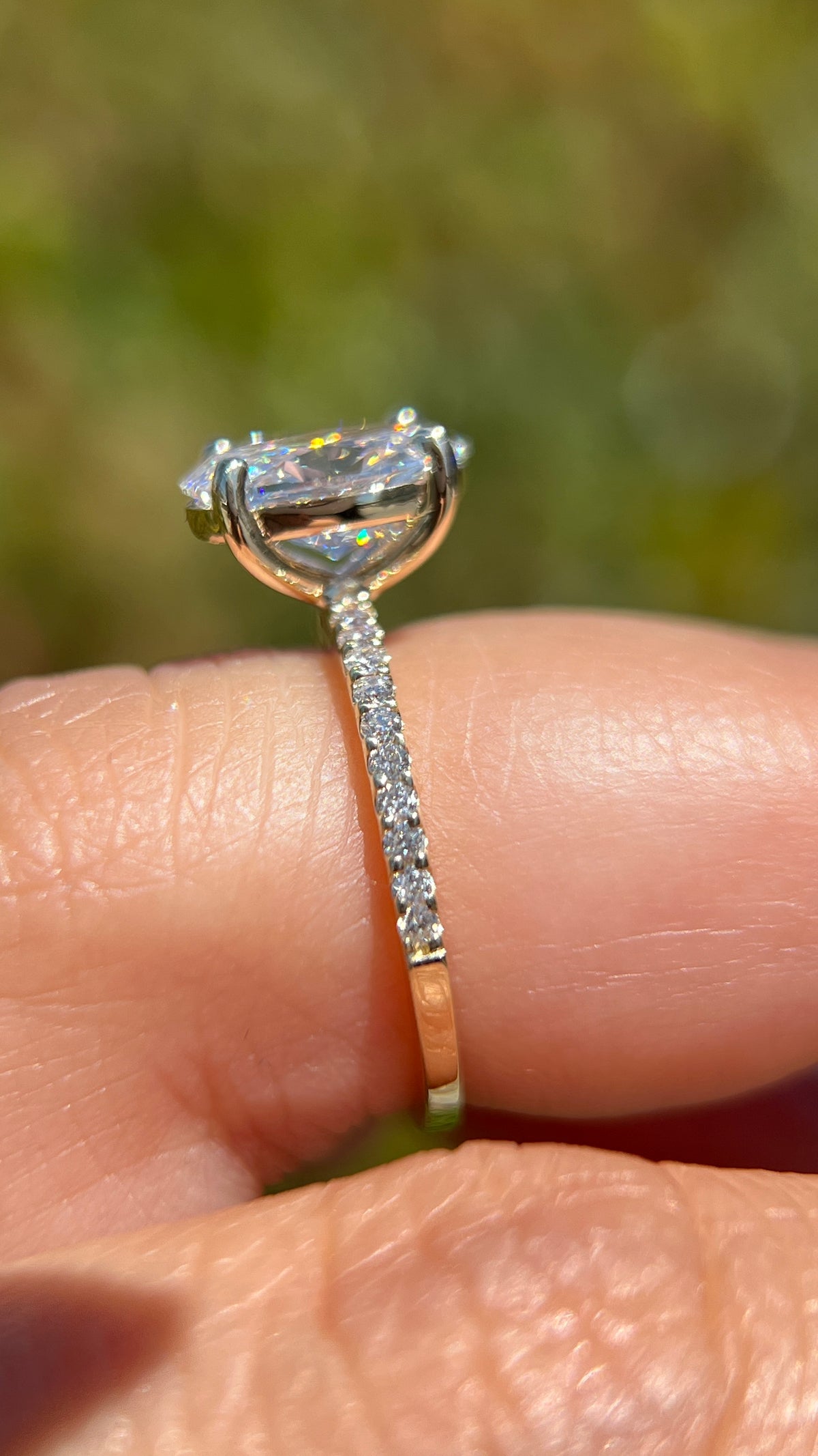 Jada 1.58ct E-VS1 Oval Cut Lab Grown Diamond Engagement Ring 14K Gold