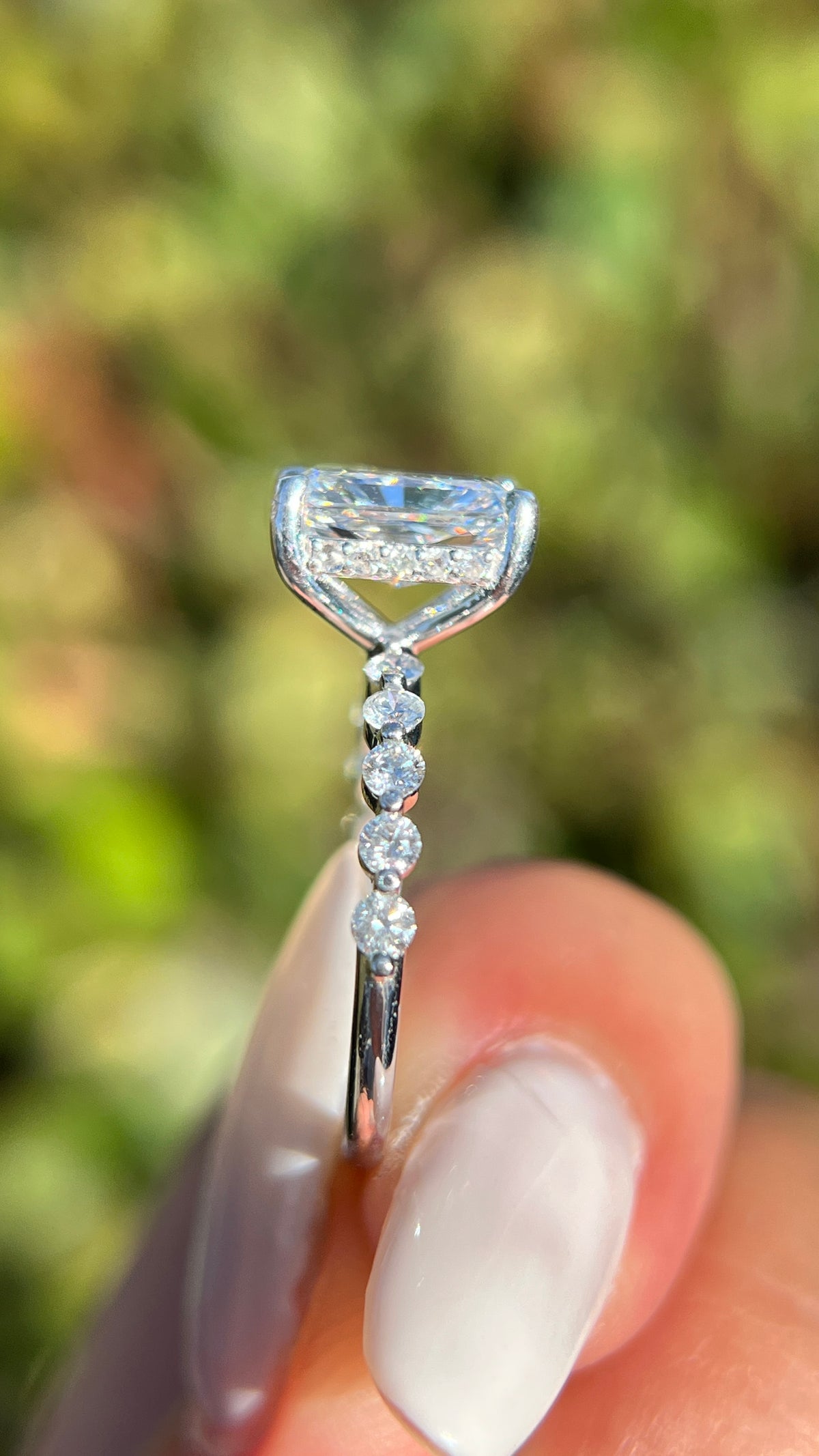 Isa 2.26ct E-VS1 Radiant Cut Lab Grown Diamond Engagement Ring 14K Gold