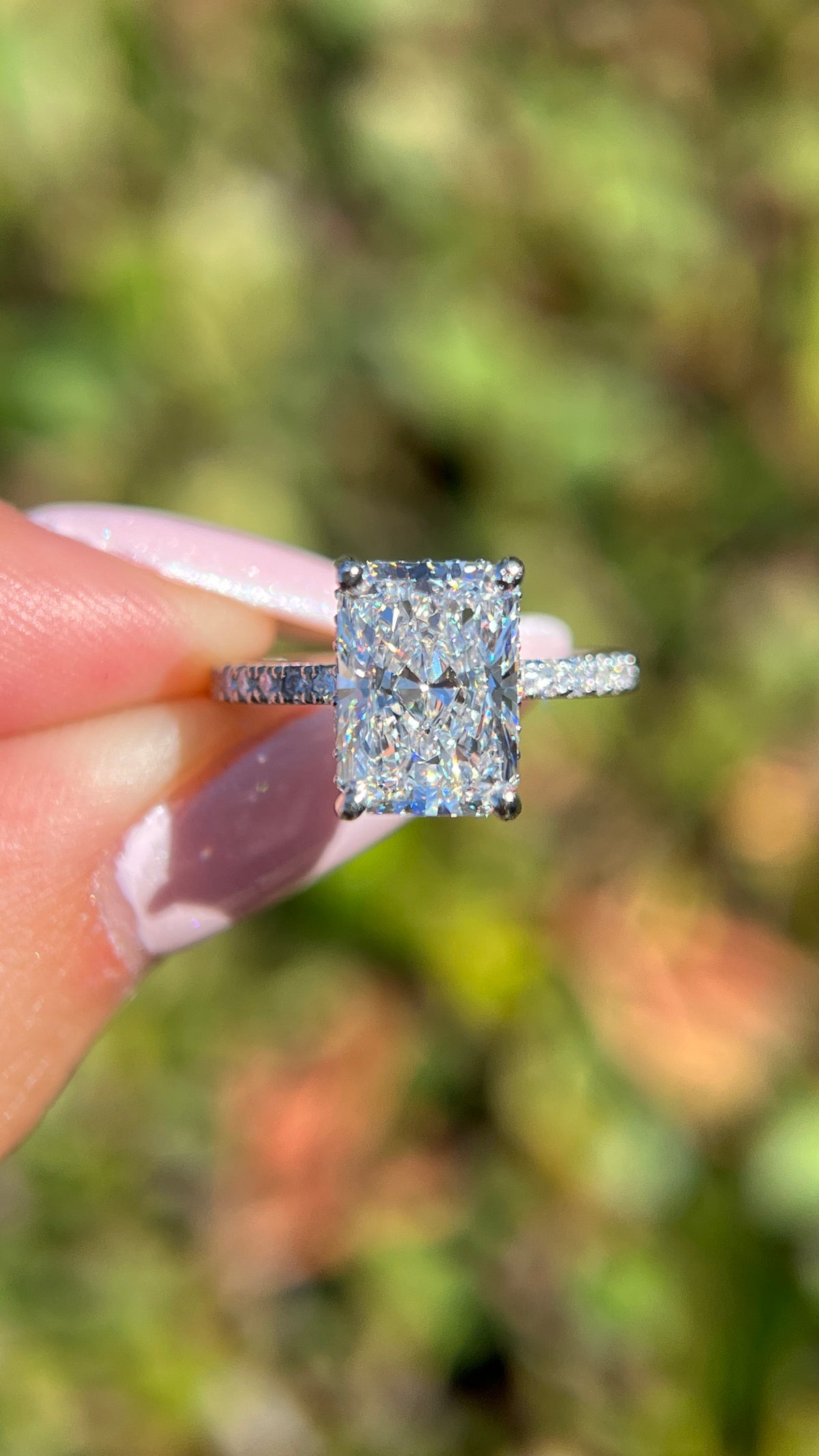 Jada 3.09ct E-VS1 Radiant Cut Lab Grown Diamond Engagement Ring 14K Gold