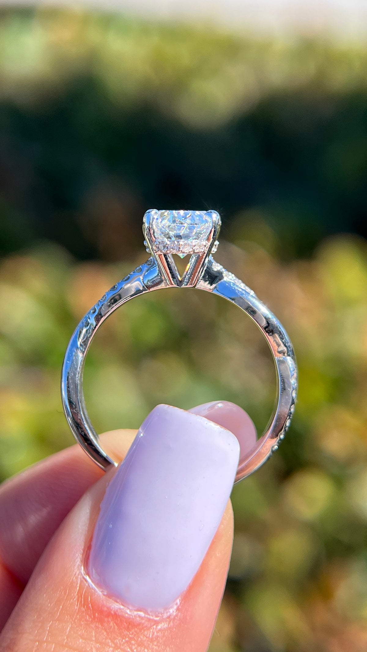 Leah 2.50ct E-VS1 Oval Cut Lab Grown Diamond Engagement Ring 14K Gold