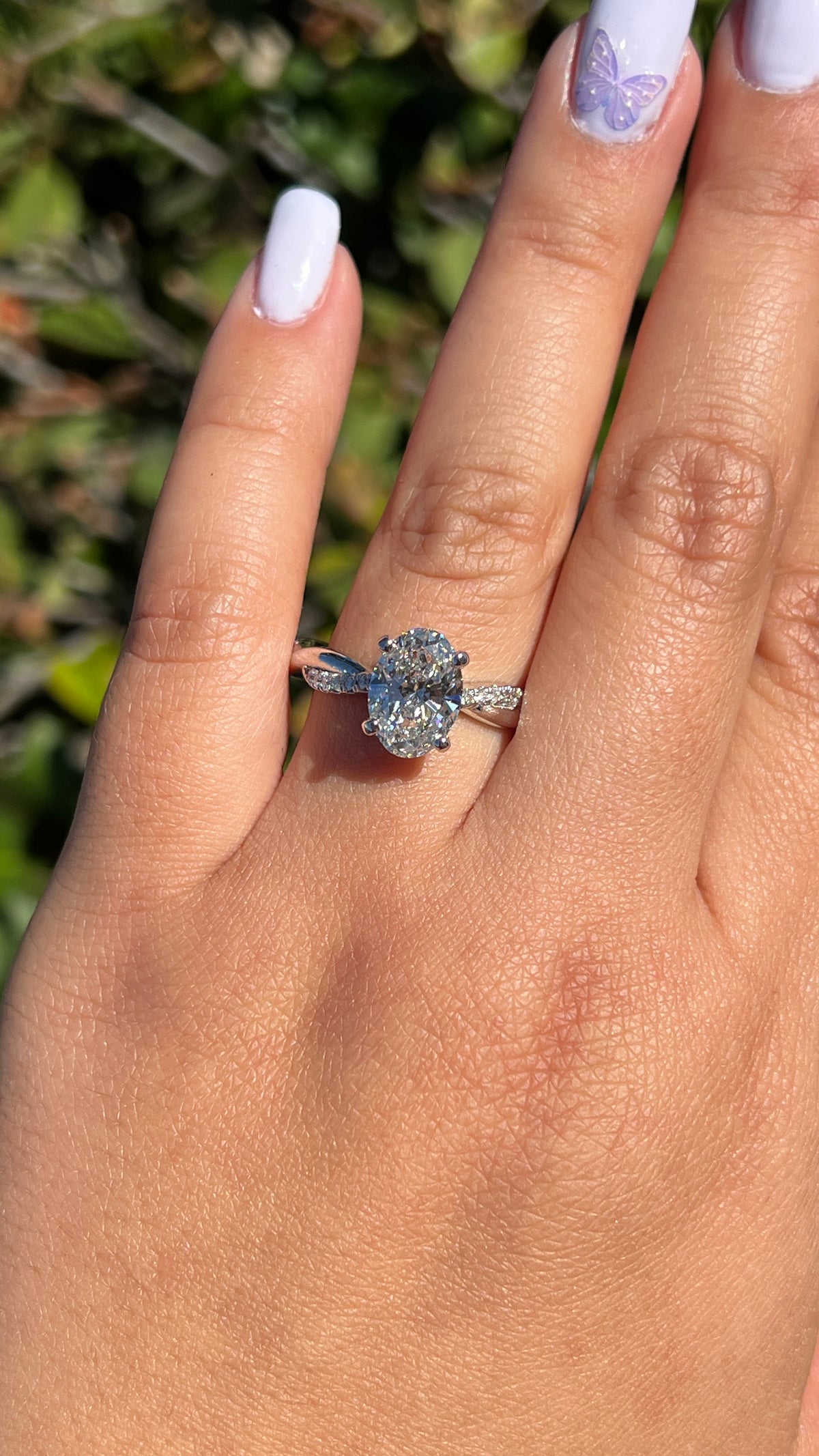 Leah 2.50ct E-VS1 Oval Cut Lab Grown Diamond Engagement Ring 14K Gold