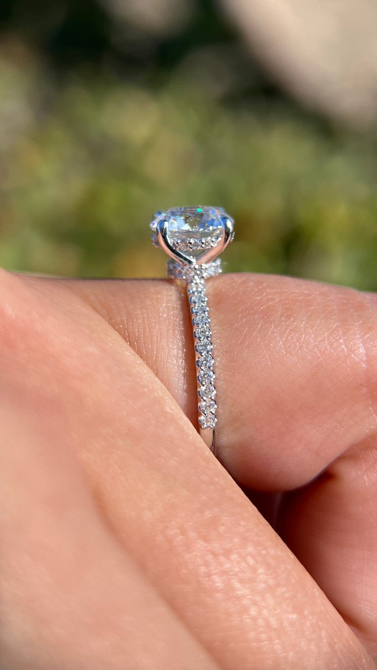 Cindy 2.02ct E-VS1 Round Cut Lab Grown Diamond Engagement Ring 14K Gold