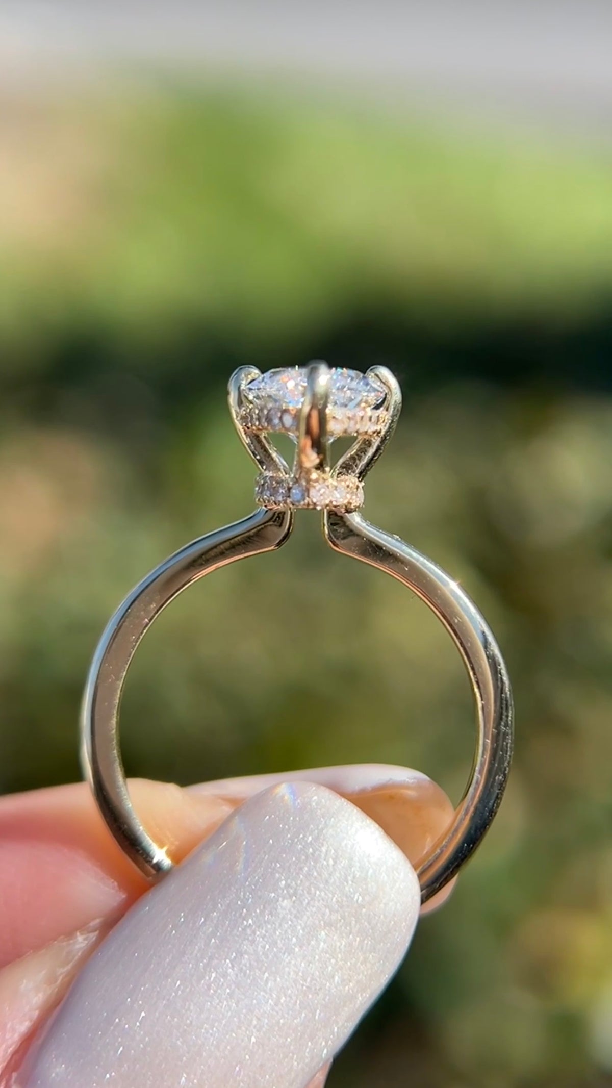 Sandy 2.09ct E-VS1 Marquise Cut Lab Grown Diamond Engagement Ring 14K Gold