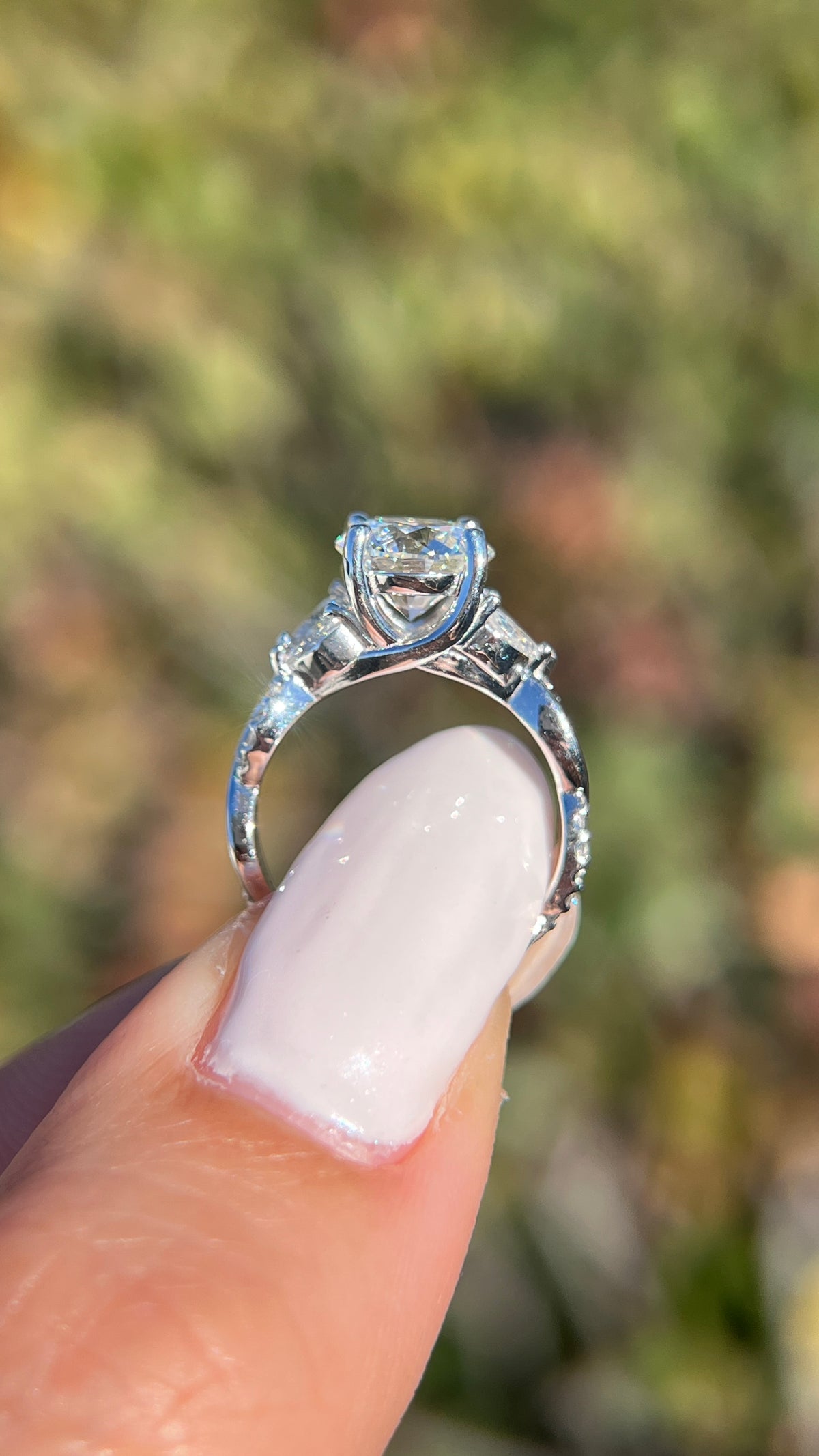 Kathy 1.80ct E-VS1 Round Cut Lab Grown Diamond Engagement Ring 14K Gold