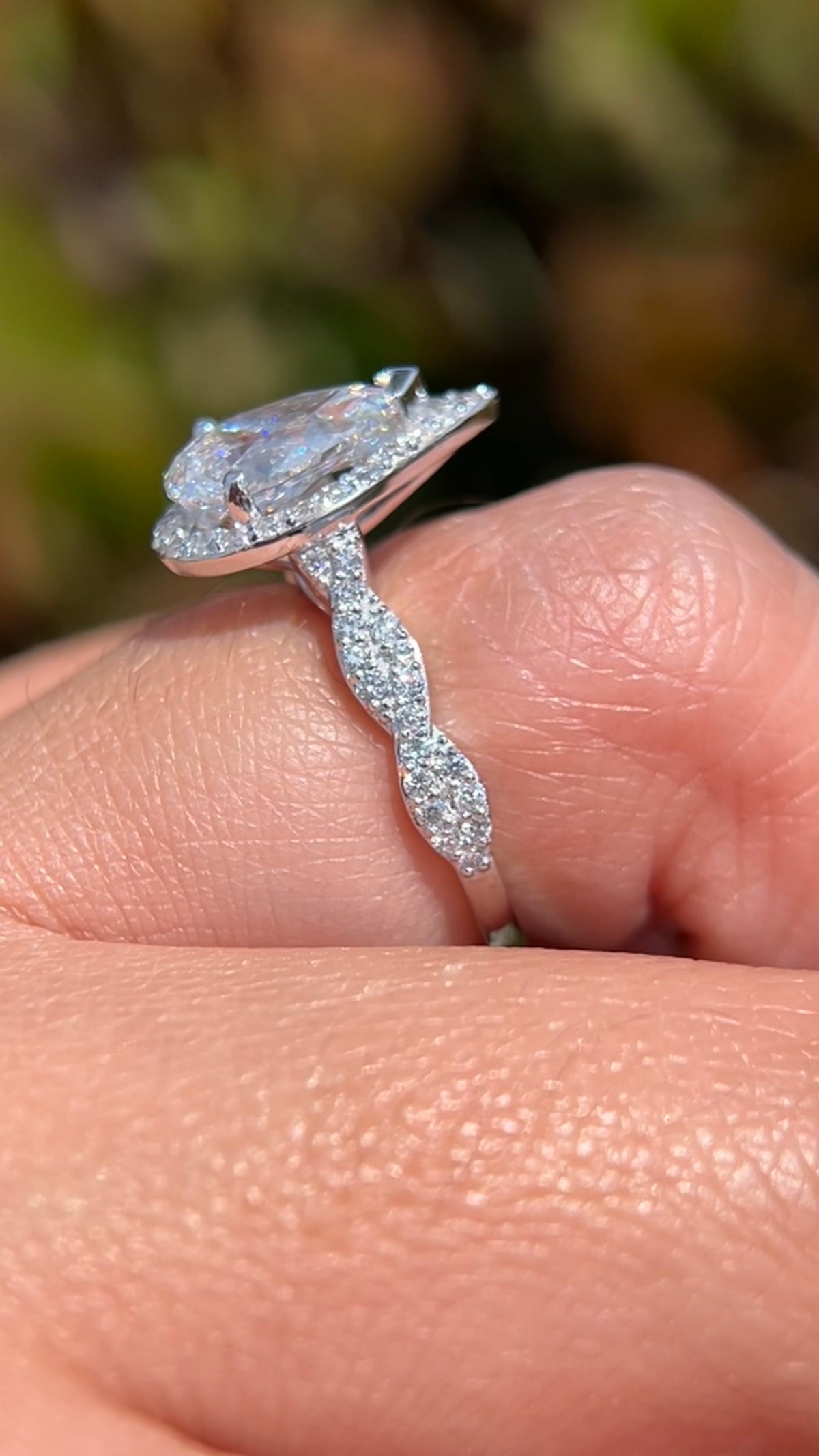 Linda 1.38ct F-VS1 Pear Cut Lab Grown Diamond Engagement Ring 14K Gold