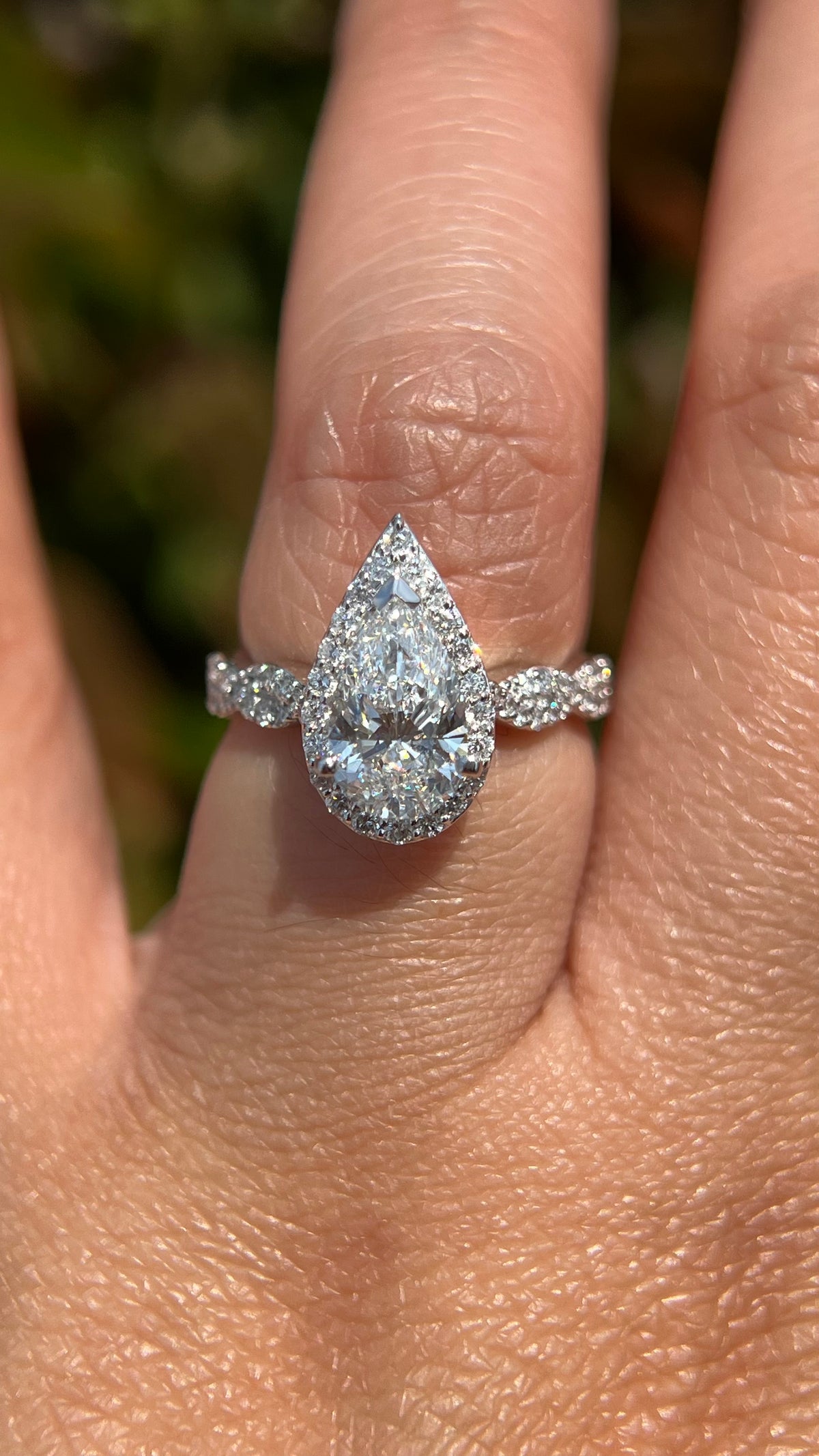 Linda 1.38ct F-VS1 Pear Cut Lab Grown Diamond Engagement Ring 14K Gold