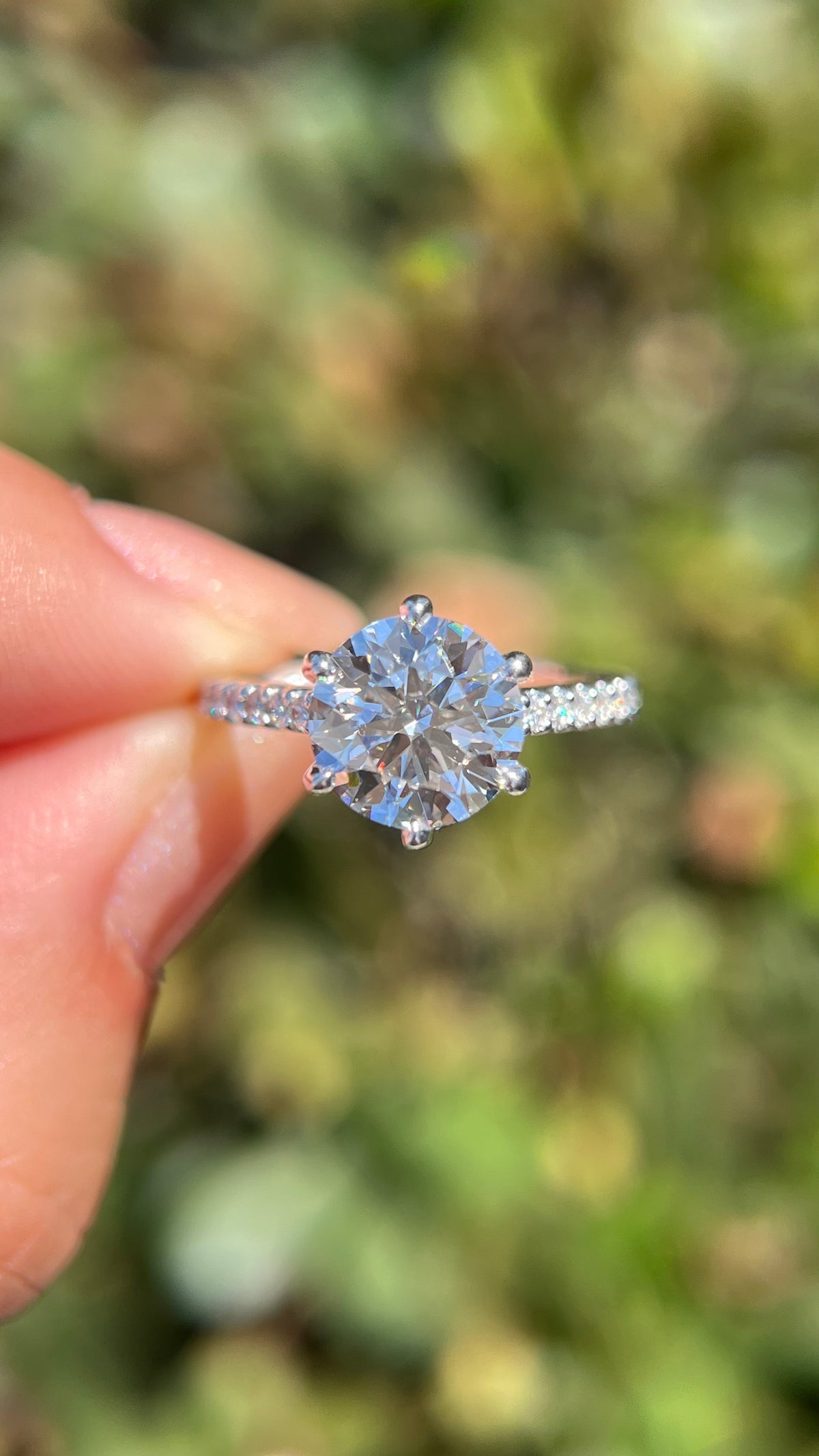 Jodi 2.51ct E-VS1 Round Cut Lab Grown Diamond Engagement Ring 14K Gold