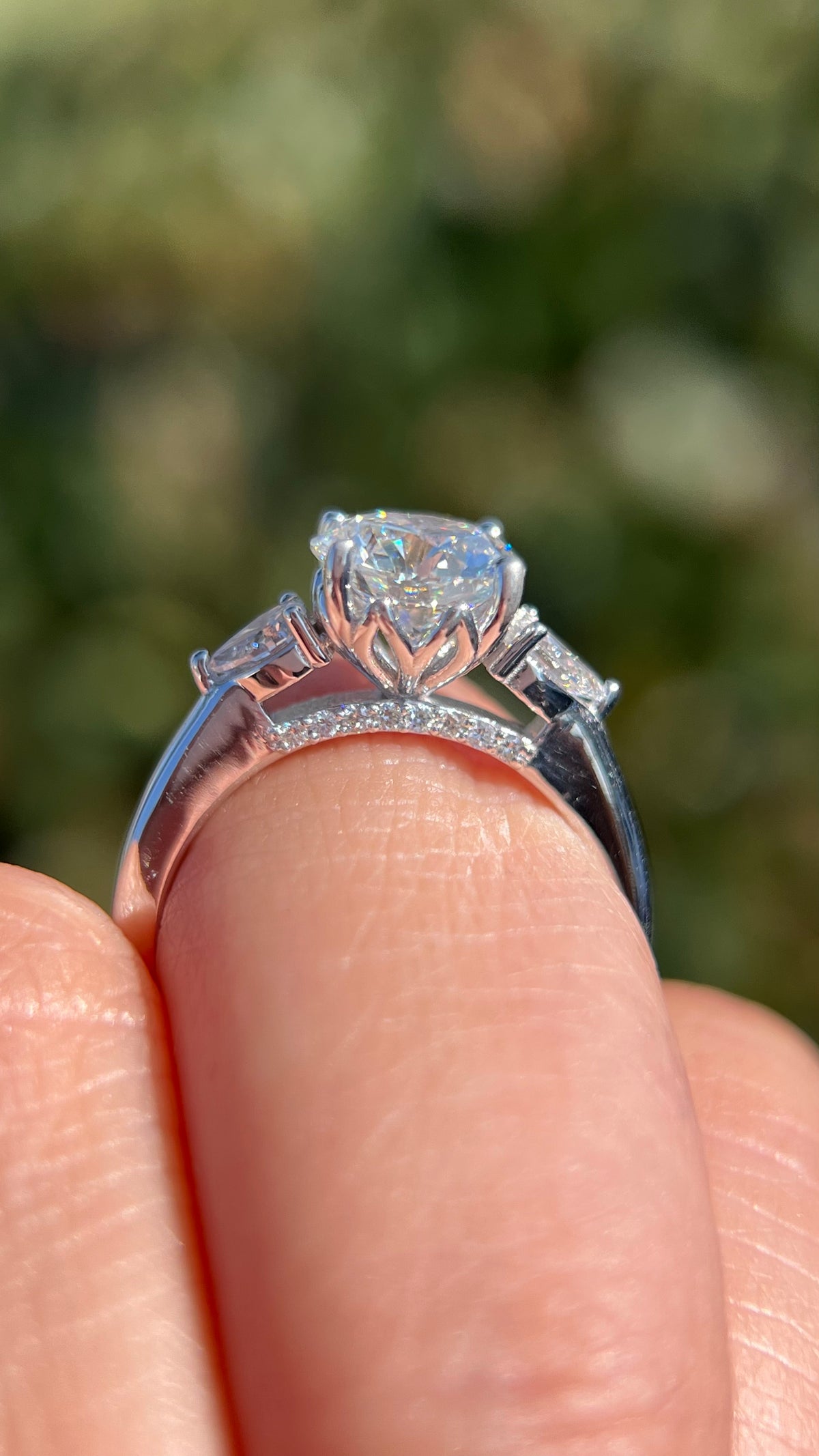 Polly 1.58ct E-VS1 Round Cut Lab Grown Diamond Engagement Ring 14K Gold