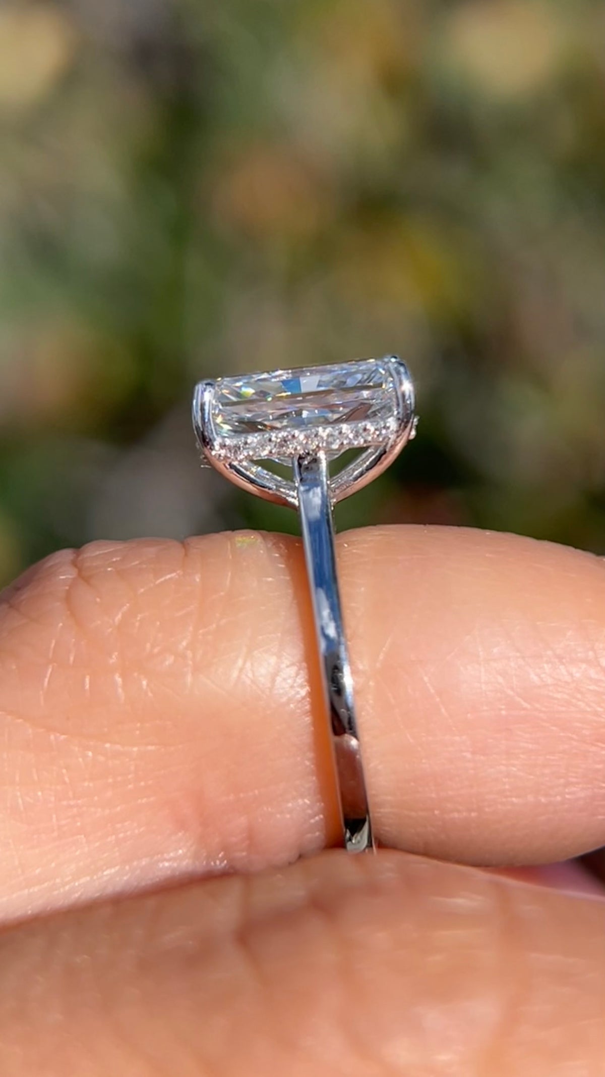 Ava 3.01ct F-VS1 Radiant Cut Lab Grown Diamond Engagement Ring 14K Gold