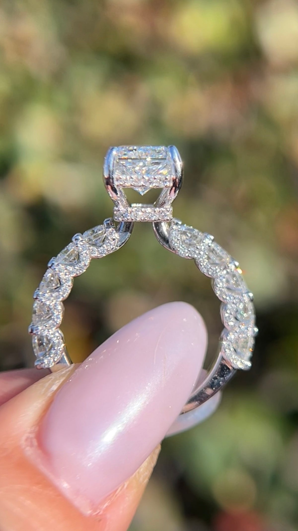 Kimi 3.87ct E-VS1 Radiant Cut Lab Grown Diamond Engagement Ring 14K Gold