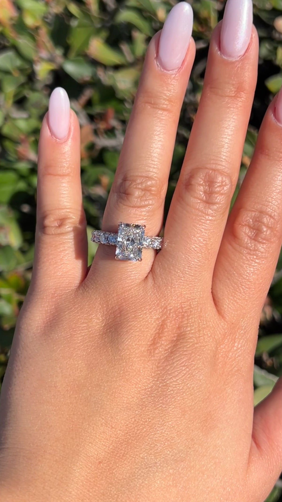 Kimi 3.87ct E-VS1 Radiant Cut Lab Grown Diamond Engagement Ring 14K Gold