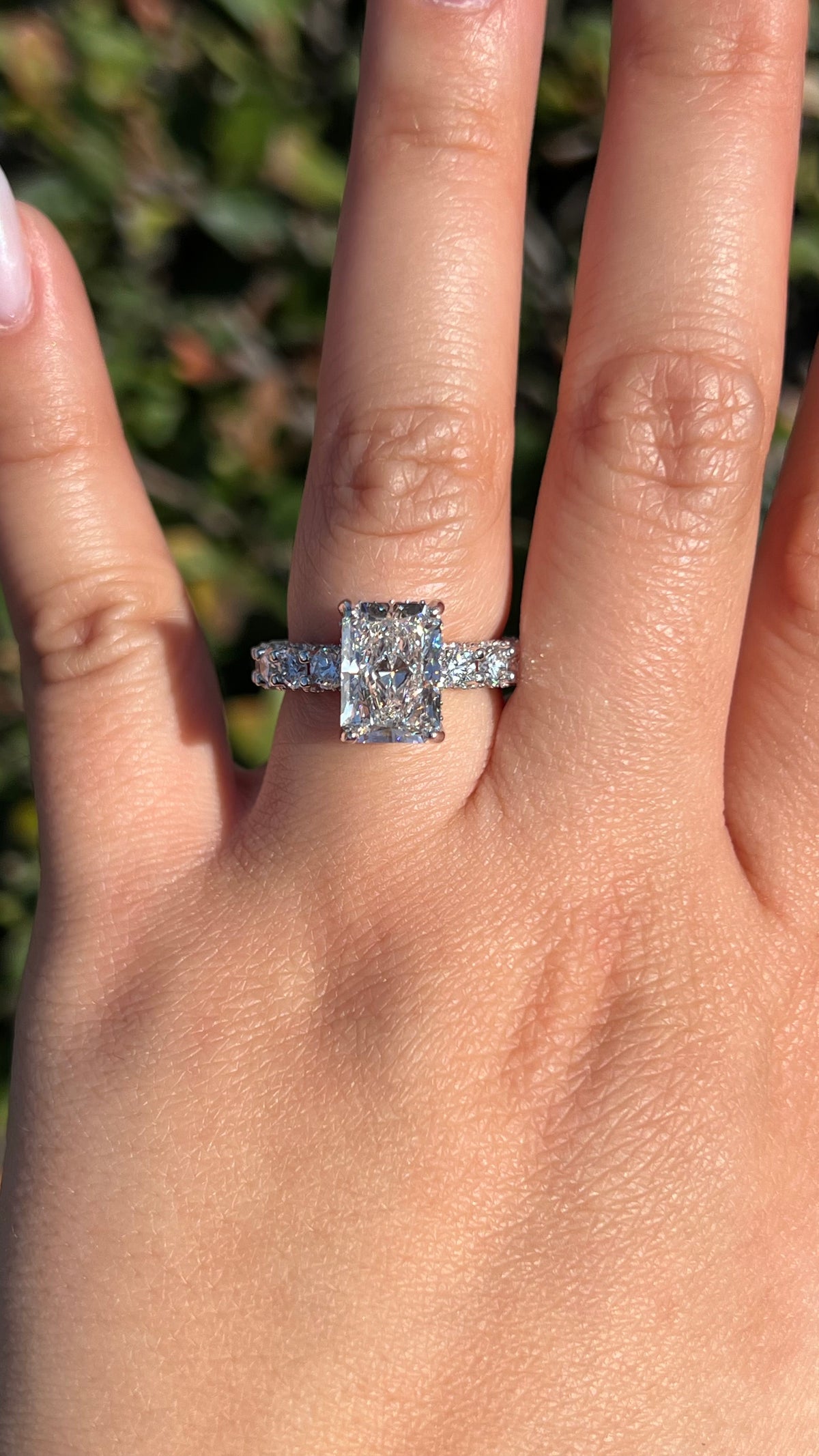 Kimi 3.87ct E-VS1 Radiant Cut Lab Grown Diamond Engagement Ring 14K Gold