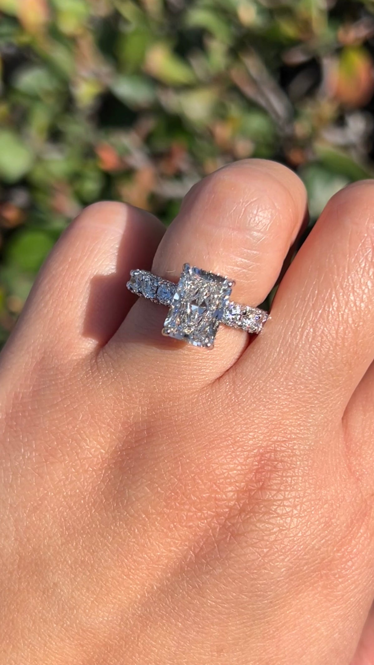 Kimi 3.87ct E-VS1 Radiant Cut Lab Grown Diamond Engagement Ring 14K Gold