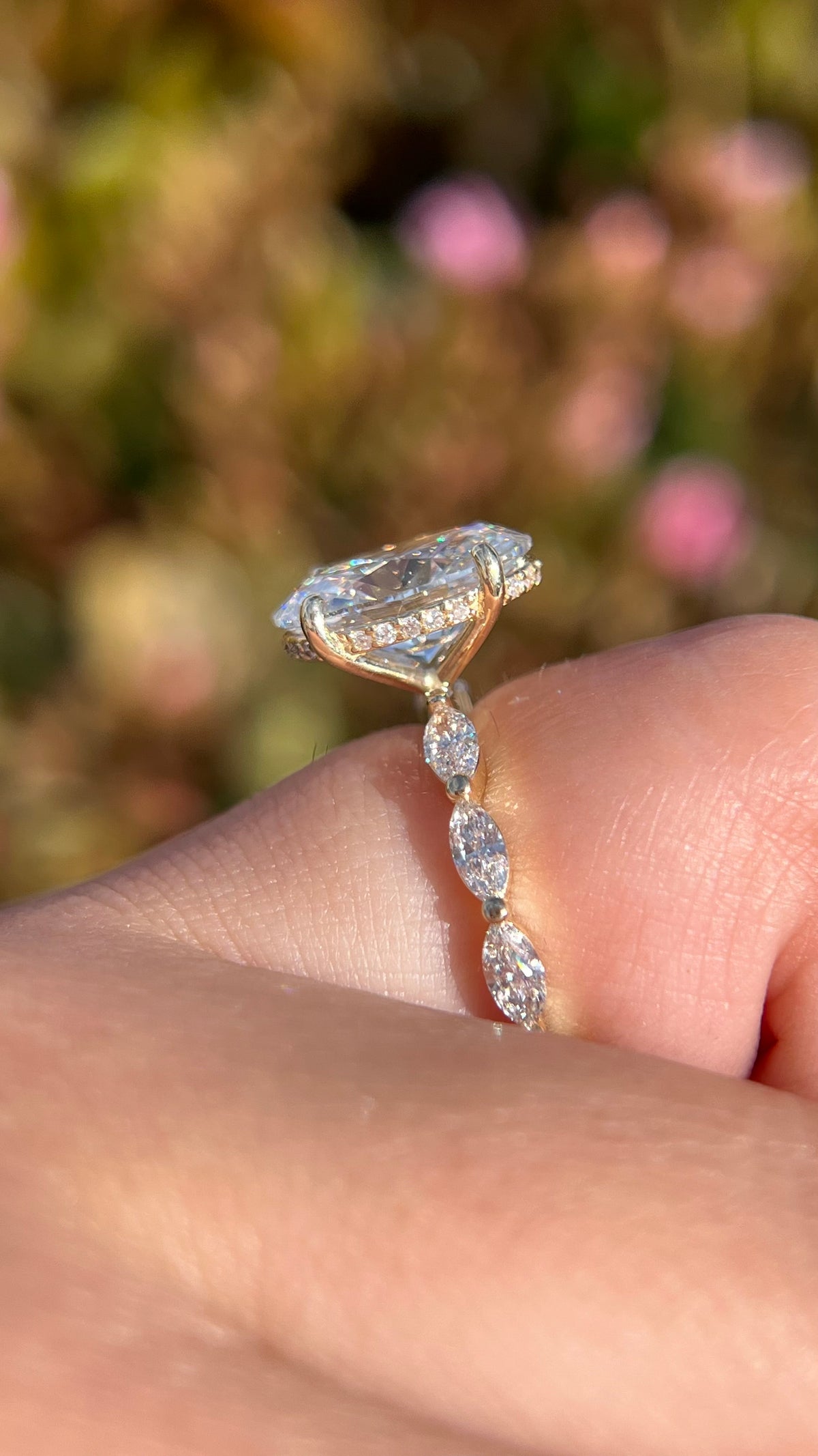 Mandy 3.59ct E-VS1 Oval Cut Lab Grown Diamond Engagement Ring 14K Gold