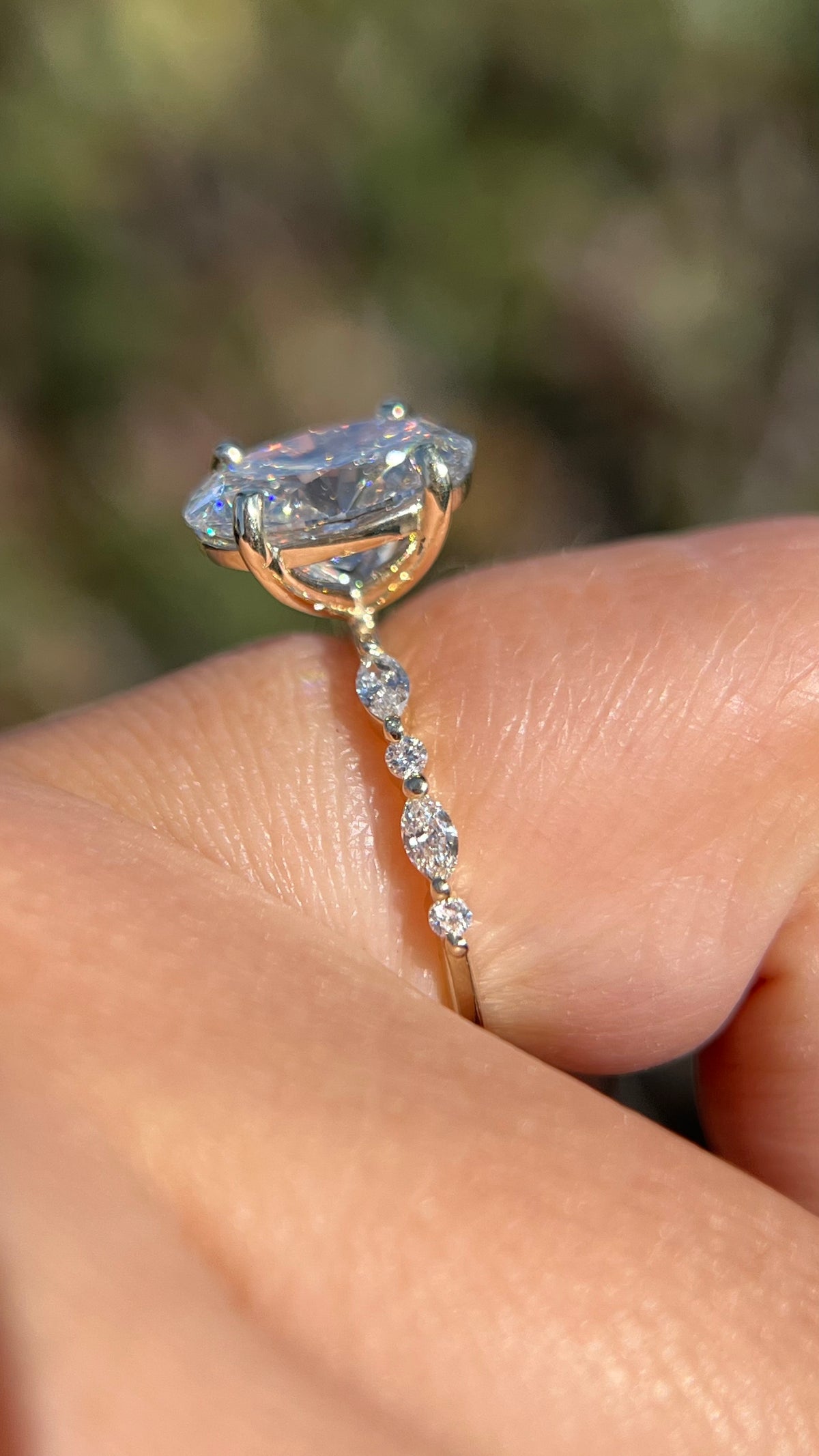 Myra 2.64ct F-VS1 Oval Cut Lab Grown Diamond Engagement Ring 14K Gold