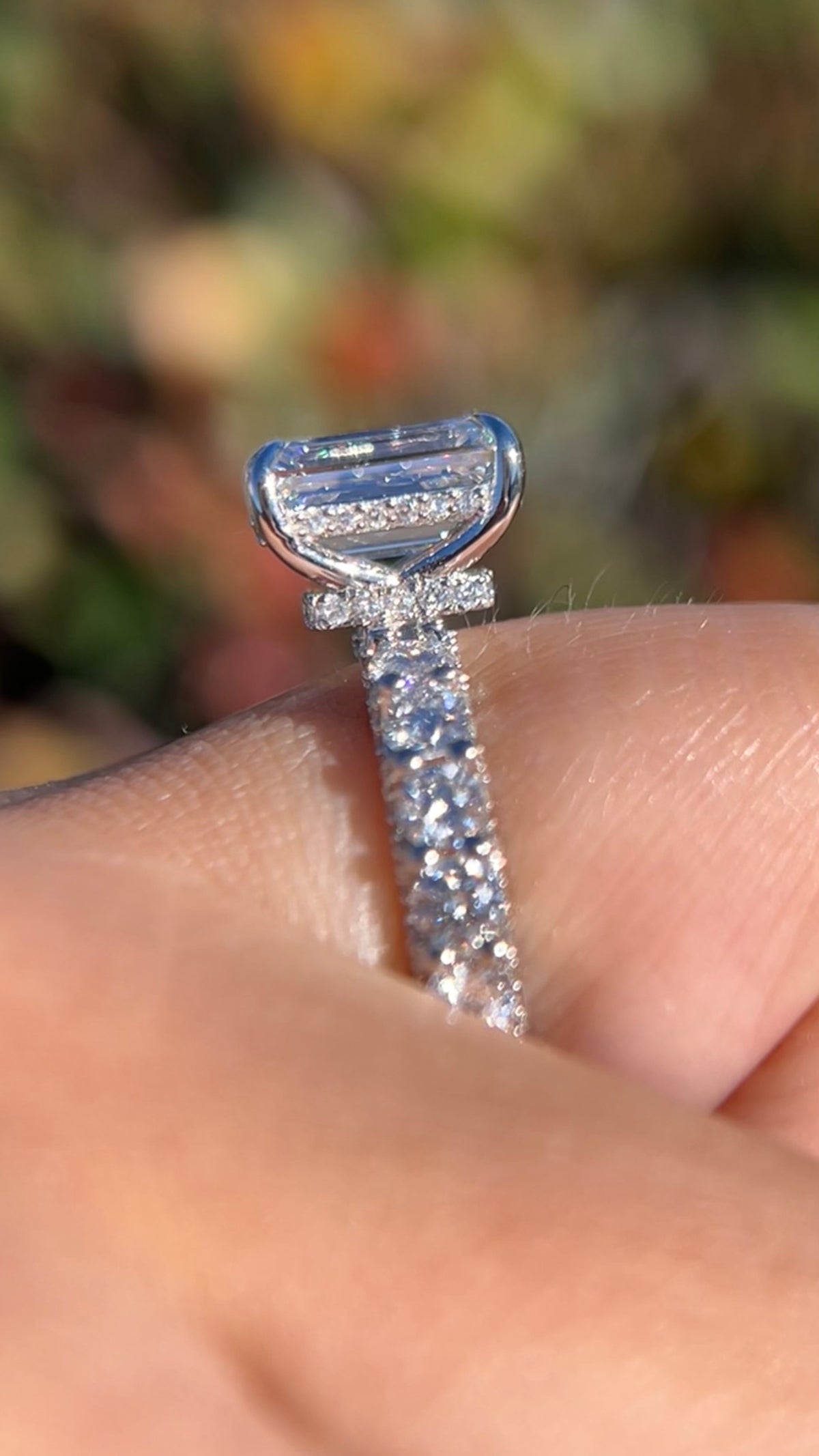 Kimi 3.76ct E-VS1 Emerald Cut Lab Grown Diamond Engagement Ring 14K Gold