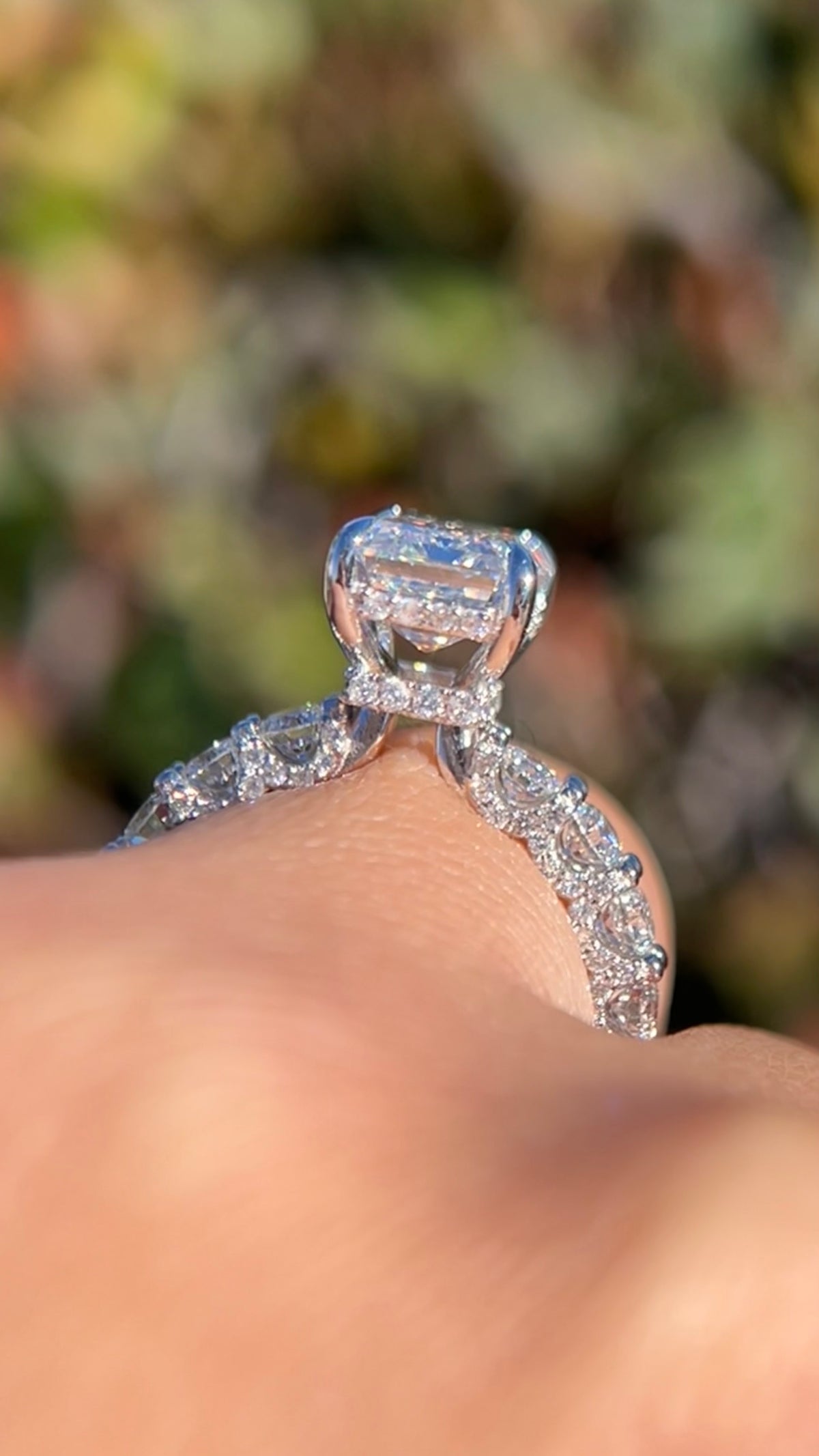 Kimi 3.76ct E-VS1 Emerald Cut Lab Grown Diamond Engagement Ring 14K Gold