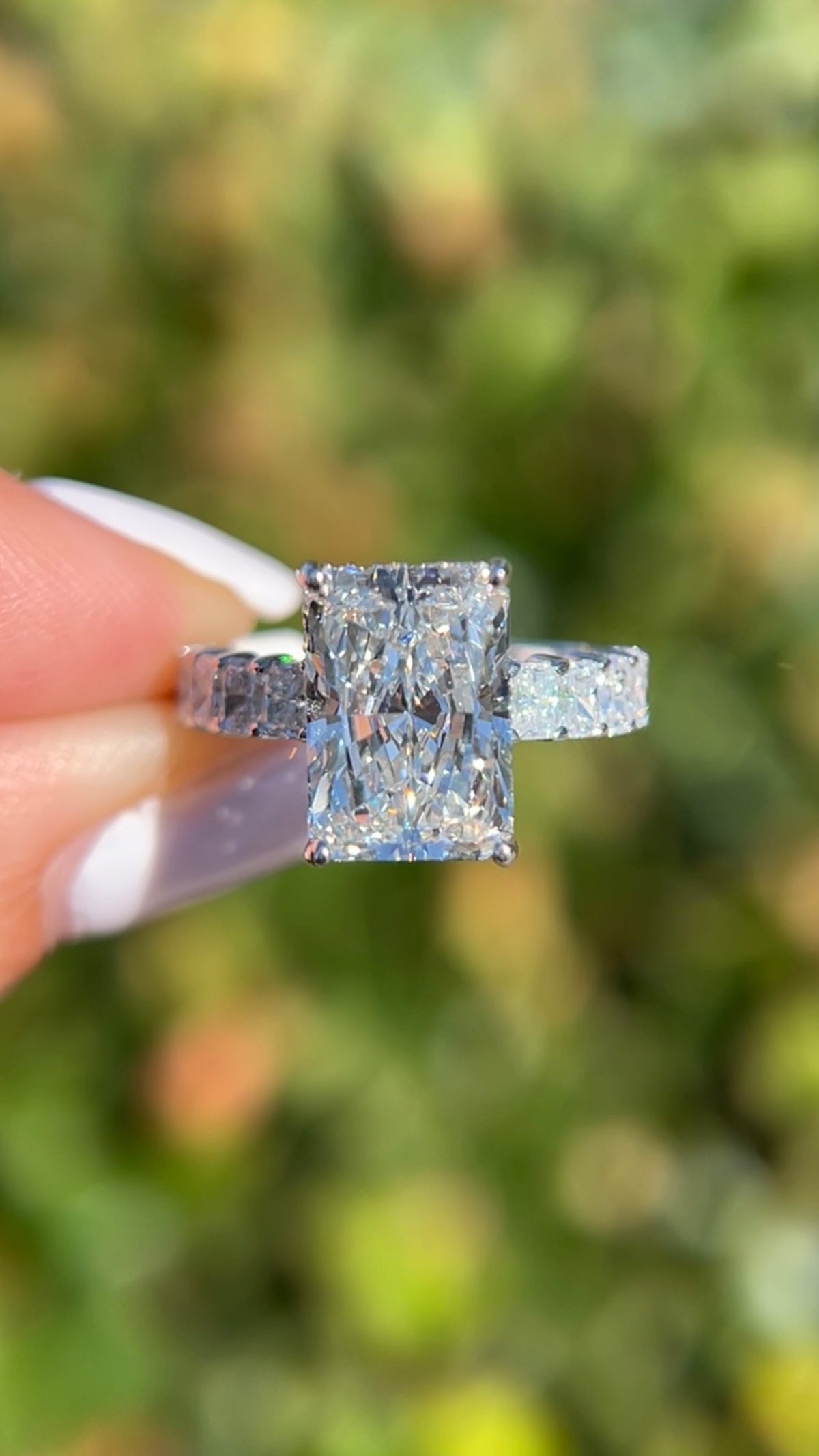 Reyna 4.09ct E-VS1 Radiant Cut Lab Grown Diamond Engagement Ring 14K Gold