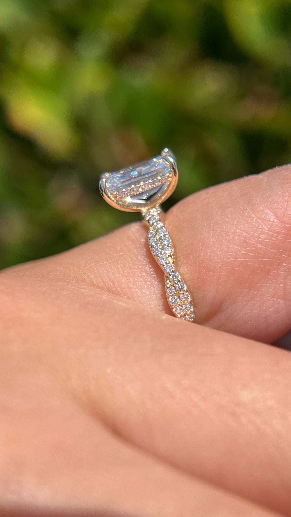 Laura Diamond Twist 2.26ct E-VS1 Radiant Cut Lab Grown Diamond Engagement Ring 14K Gold