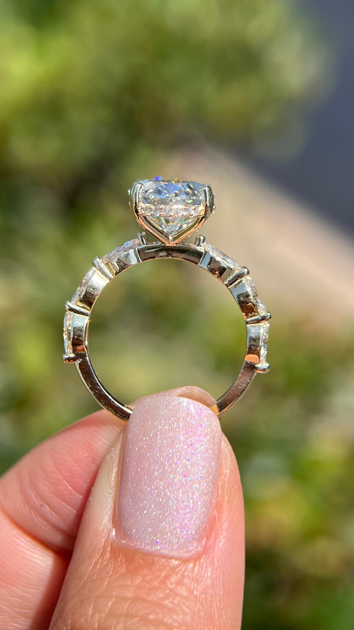 Mandy 4.10ct E-VS1 Oval Cut Lab Grown Diamond Engagement Ring 14K Gold