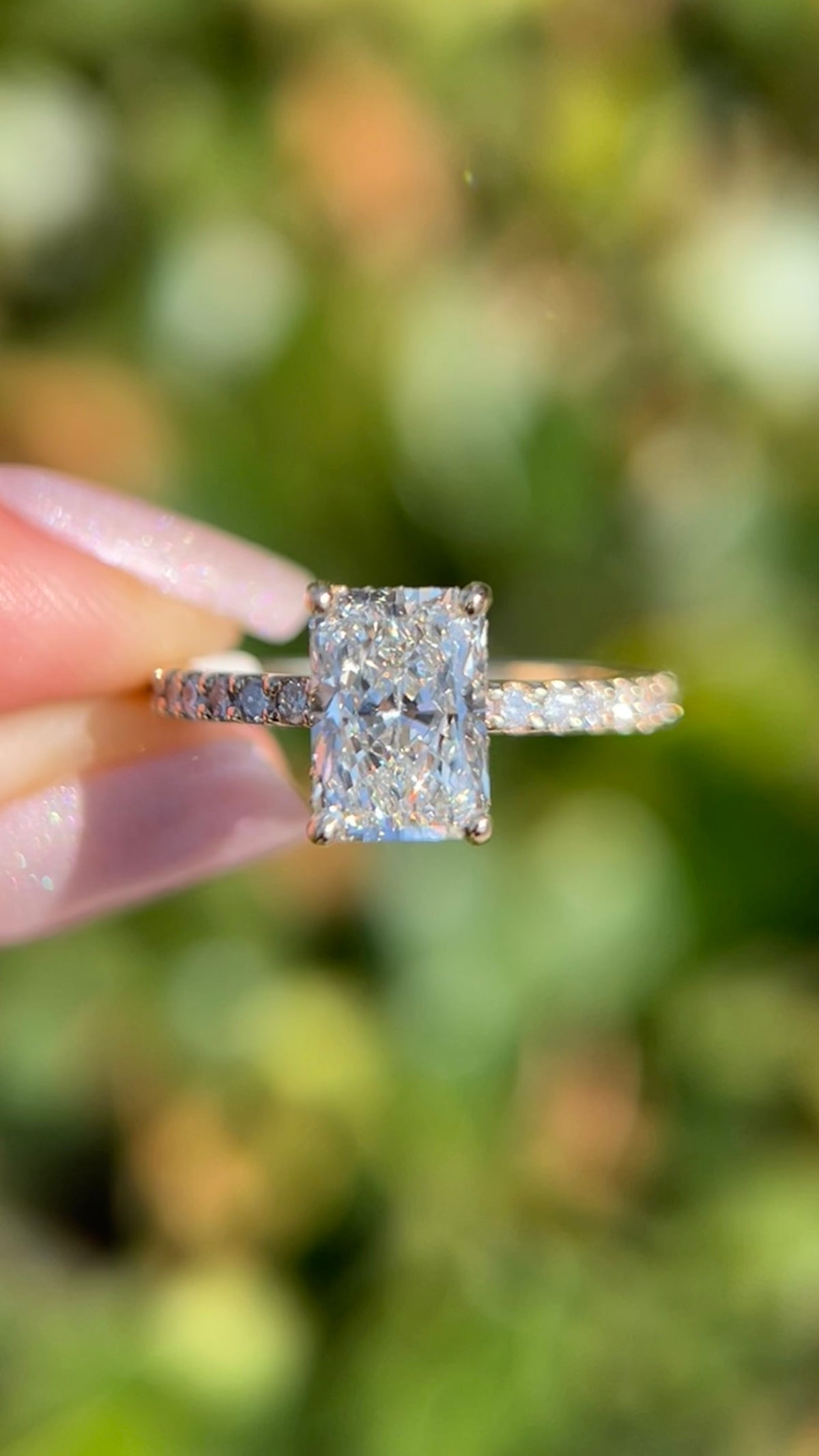 Jada 2.26ct E-VS1 Radiant Cut Lab Grown Diamond Engagement Ring 14K Gold