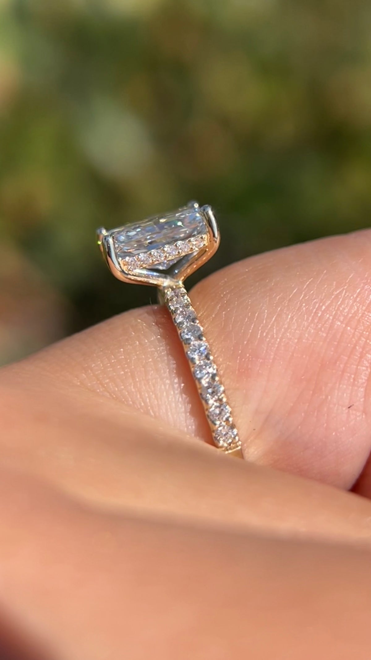 Jada 2.26ct E-VS1 Radiant Cut Lab Grown Diamond Engagement Ring 14K Gold