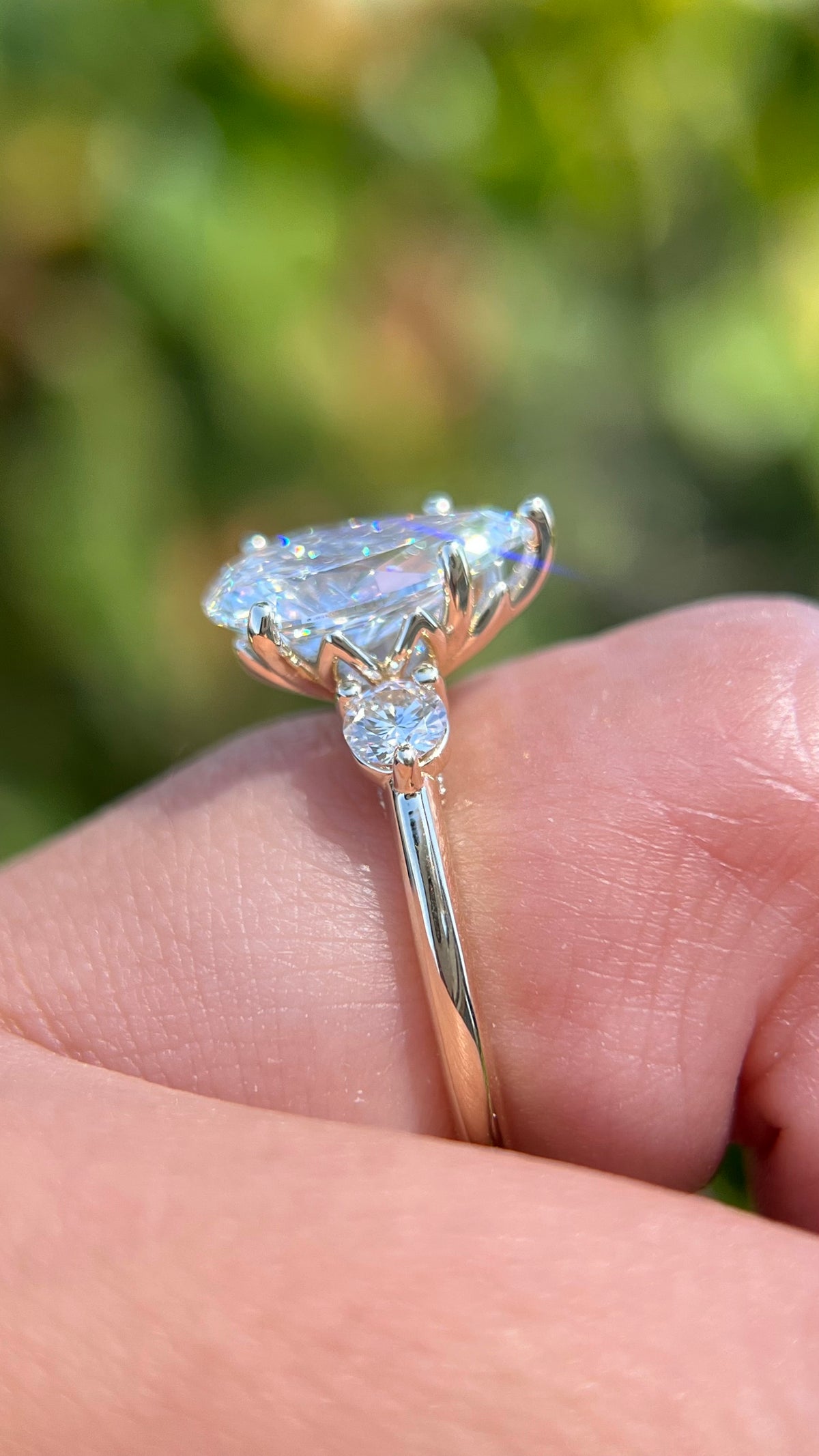 Ollie 2.07ct E-VS1 Pear Cut Lab Grown Diamond Engagement Ring 14K Gold