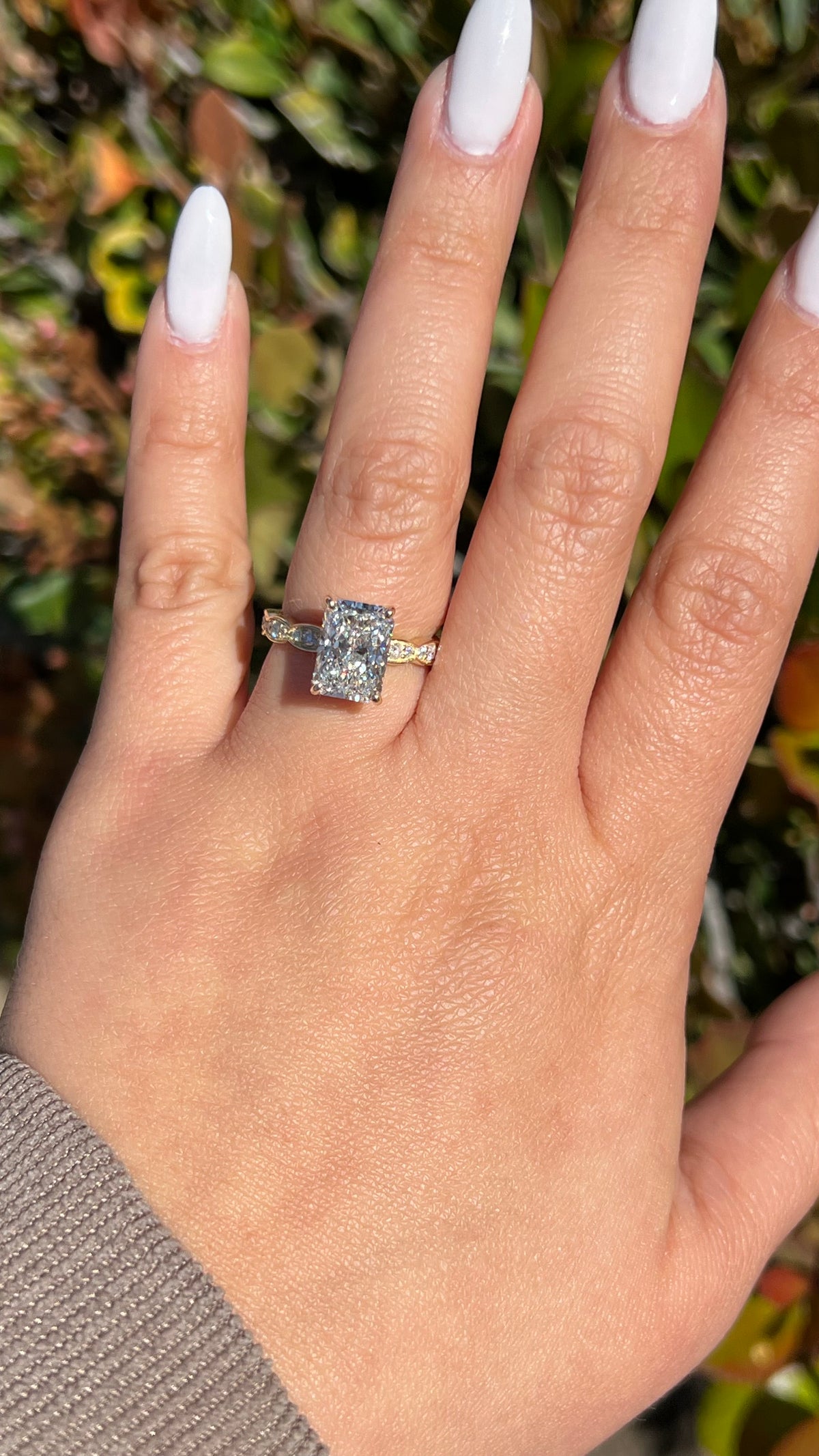 Miley 3.01ct F-VS1 Radiant Cut Lab Grown Diamond Engagement Ring 14K Gold